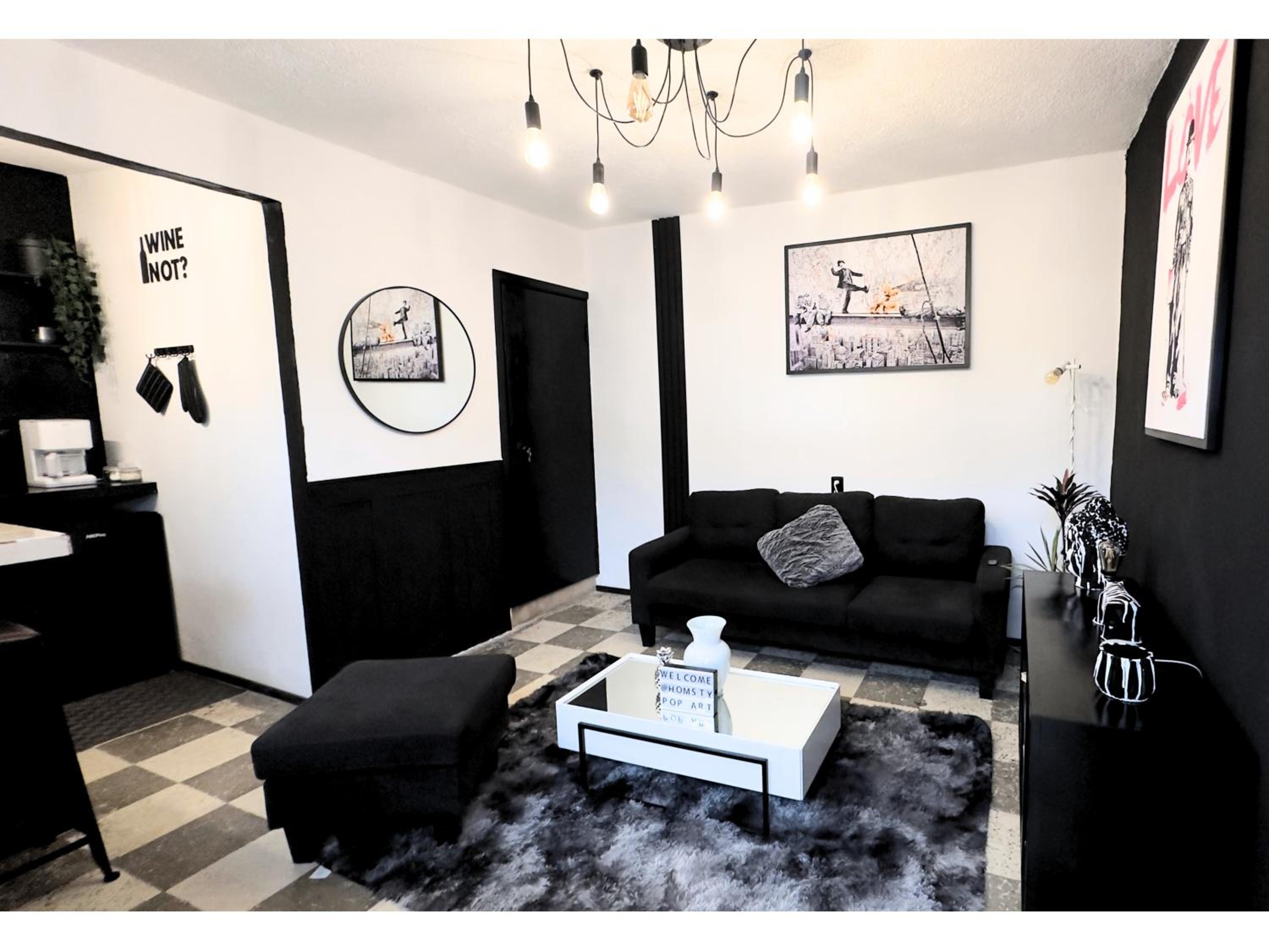 Suite - Photo 11