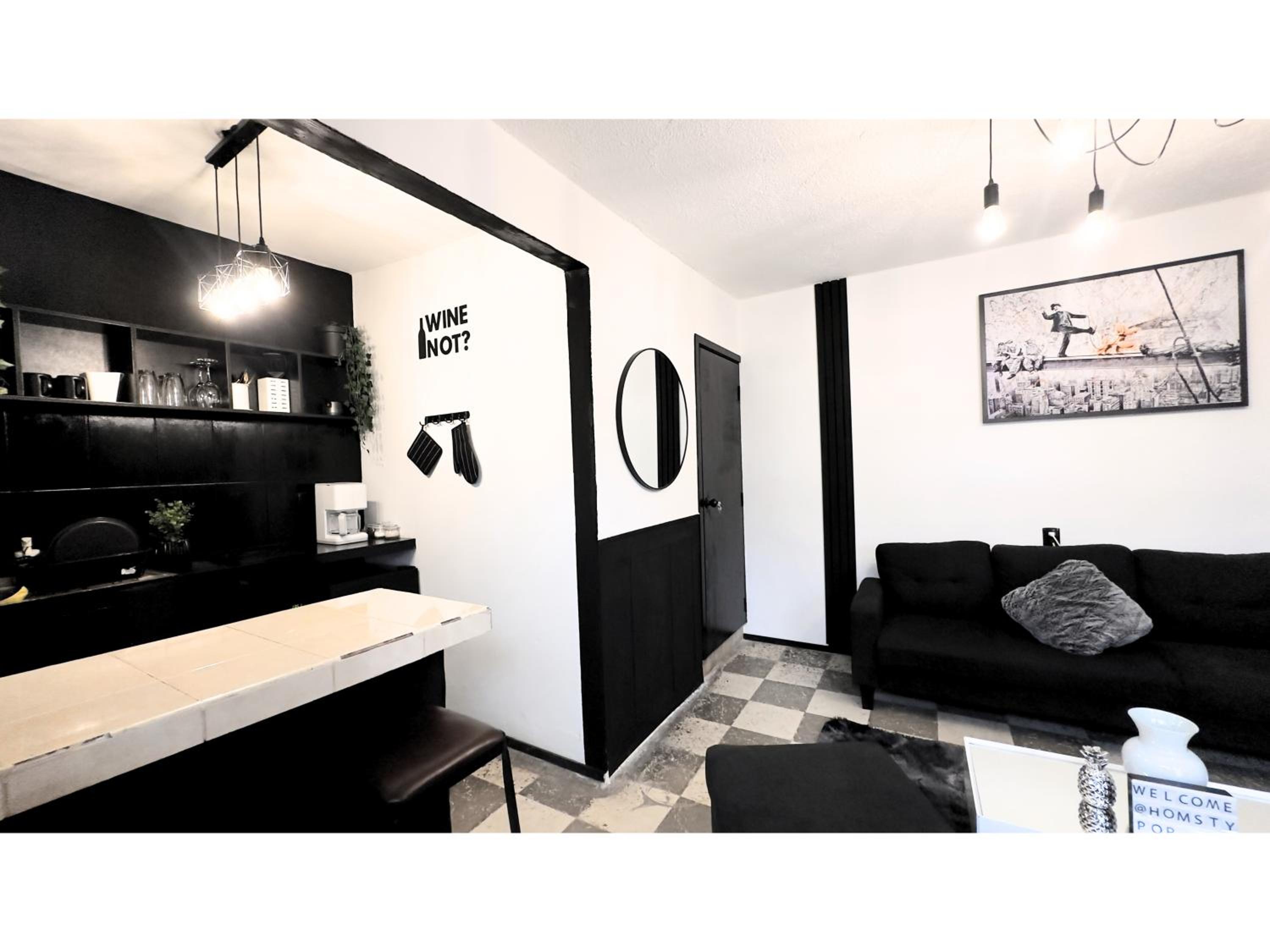Suite - Photo 9