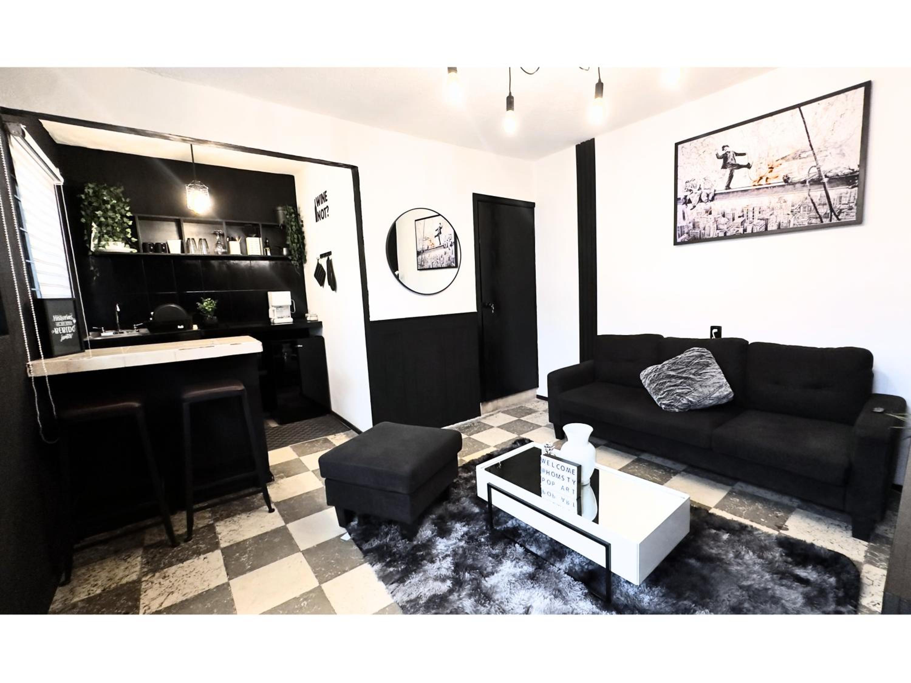 Suite - Photo 3