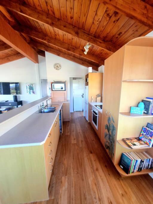 Three-Bedroom House photo 3
