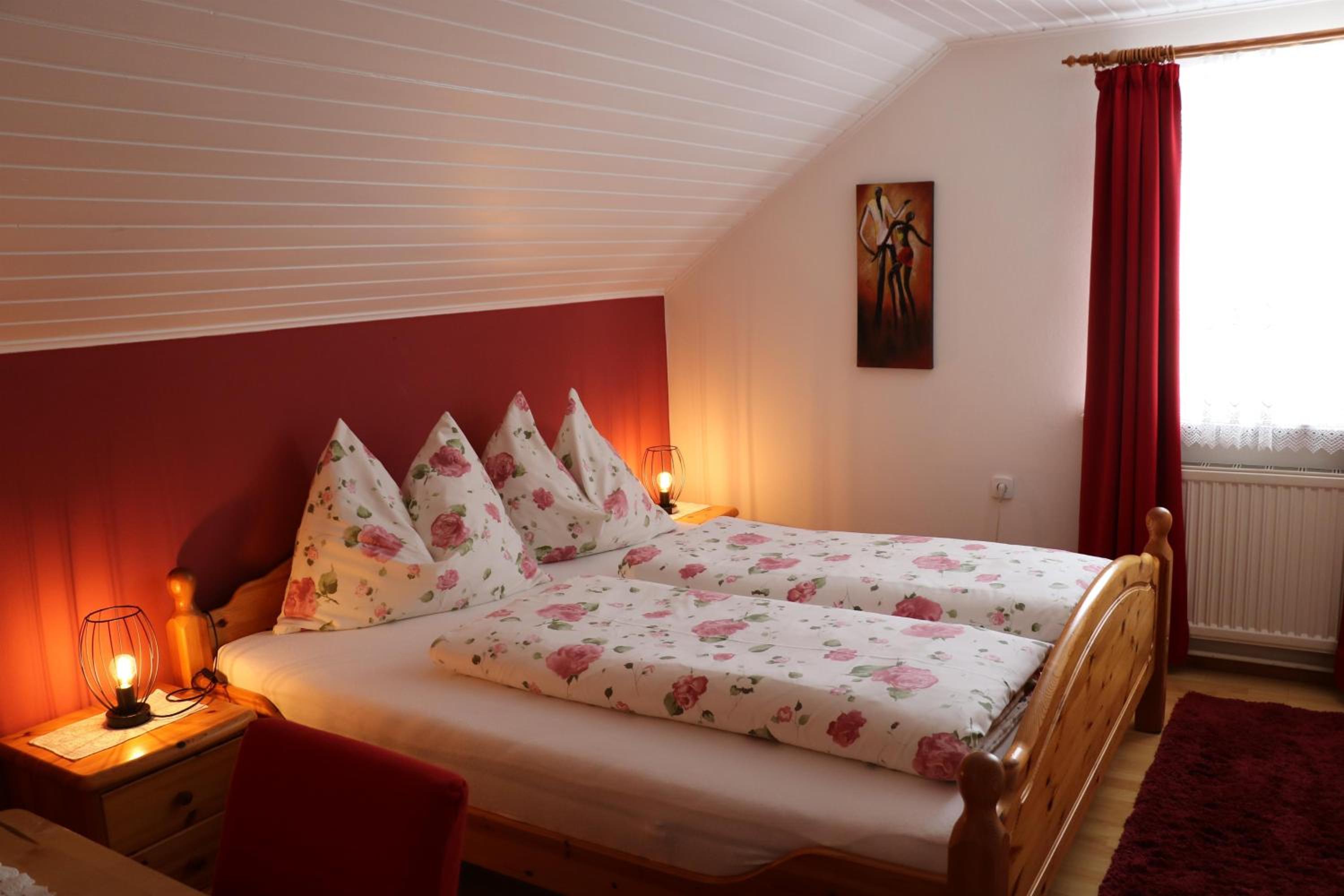 Double Room with Bathroom photo 2