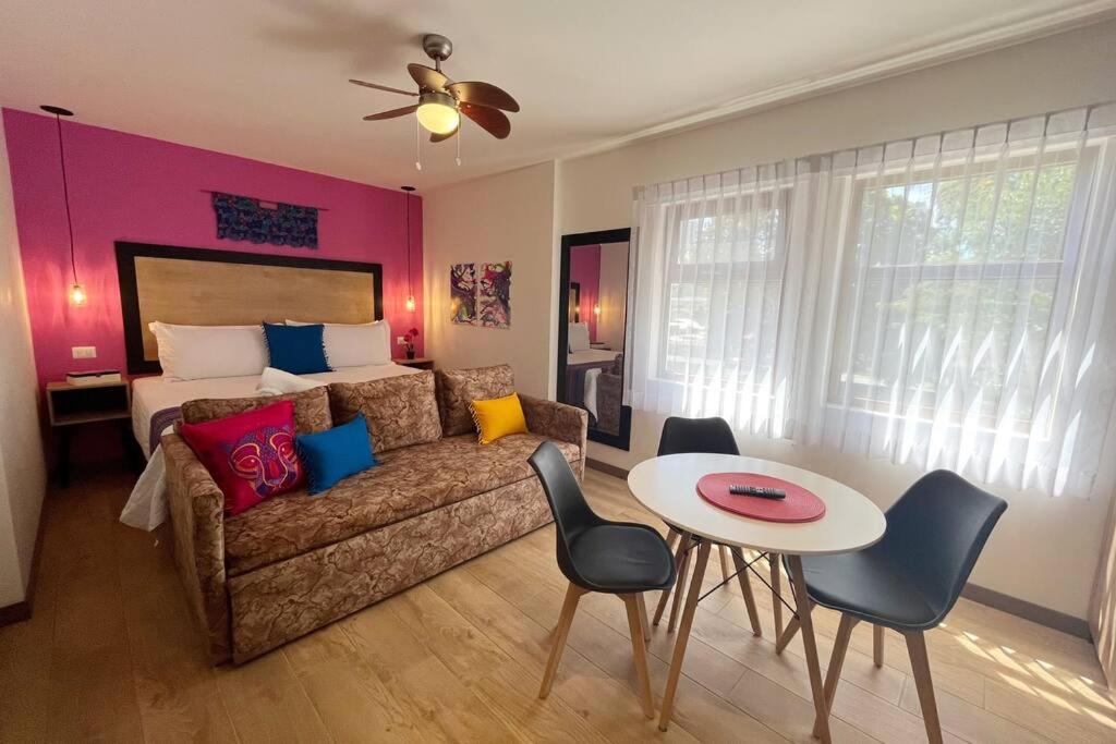 One-Bedroom Apartment photo 1