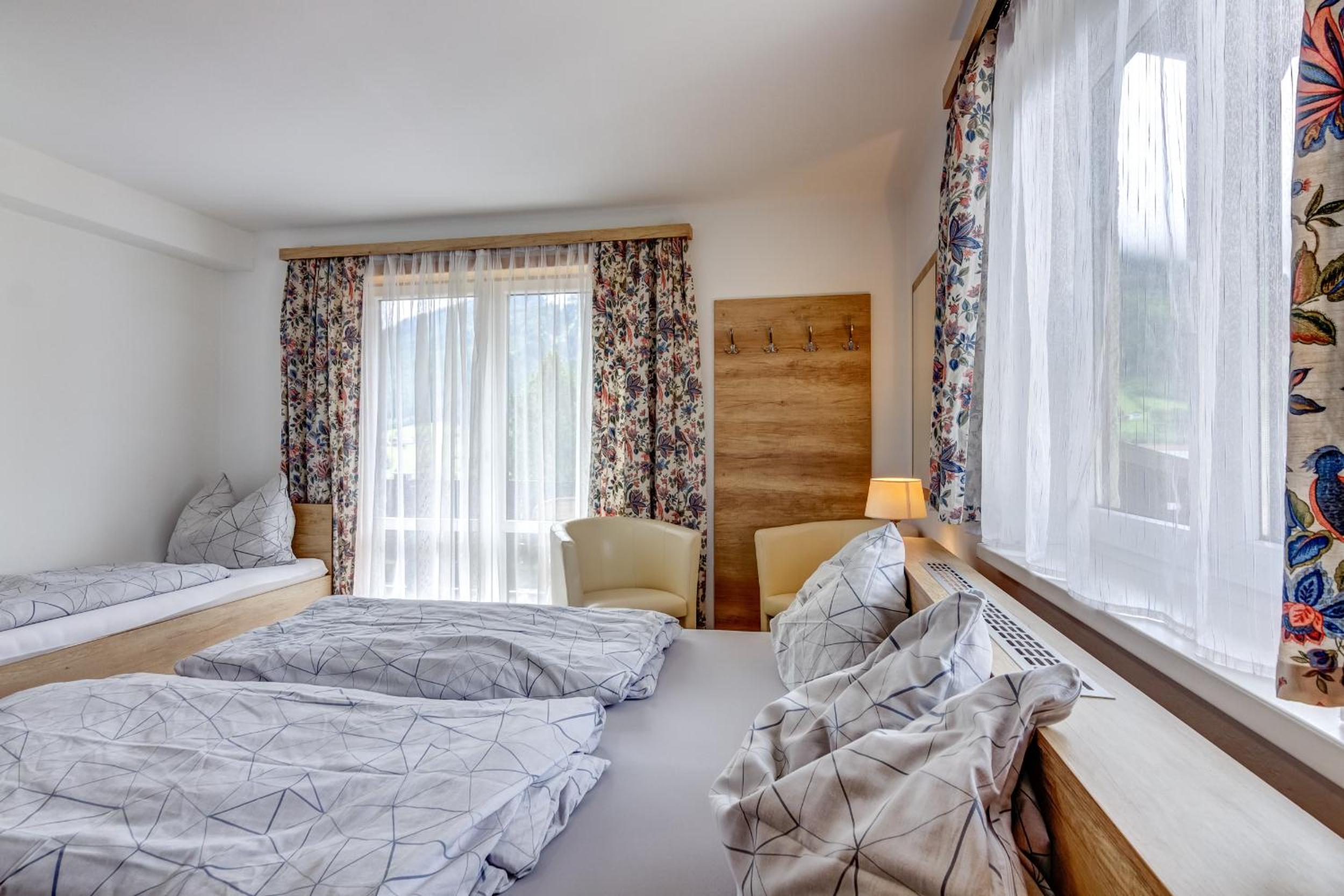 Triple Room with Mountain View