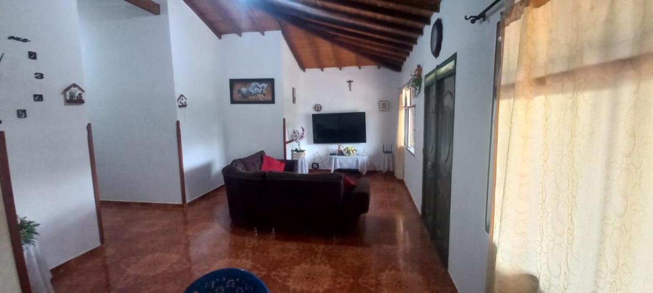 Four-Bedroom House photo 2