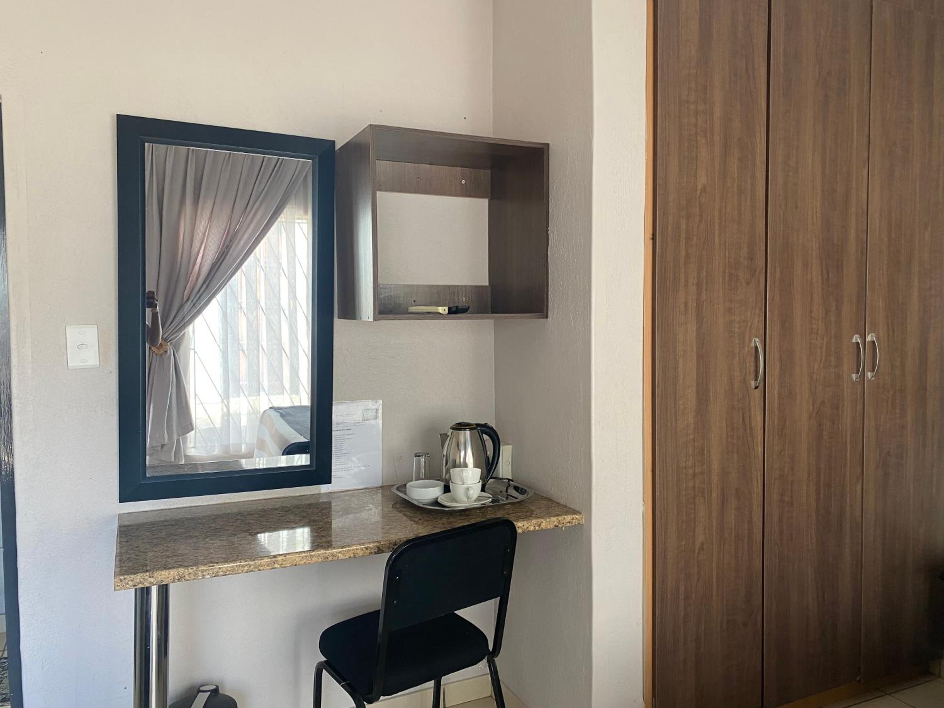 Large Double Room photo 2