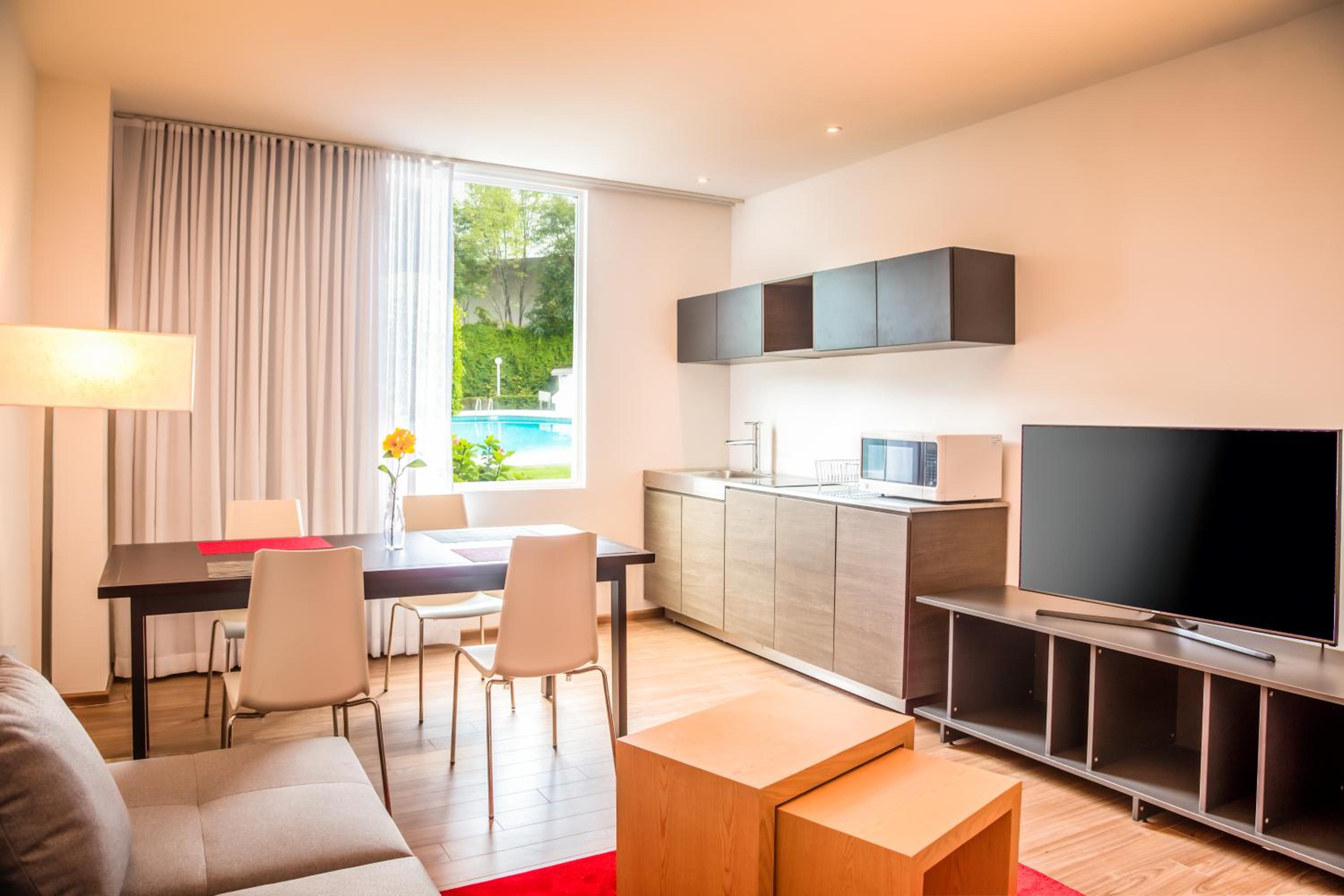 Junior Suite 1 King - Photo 1