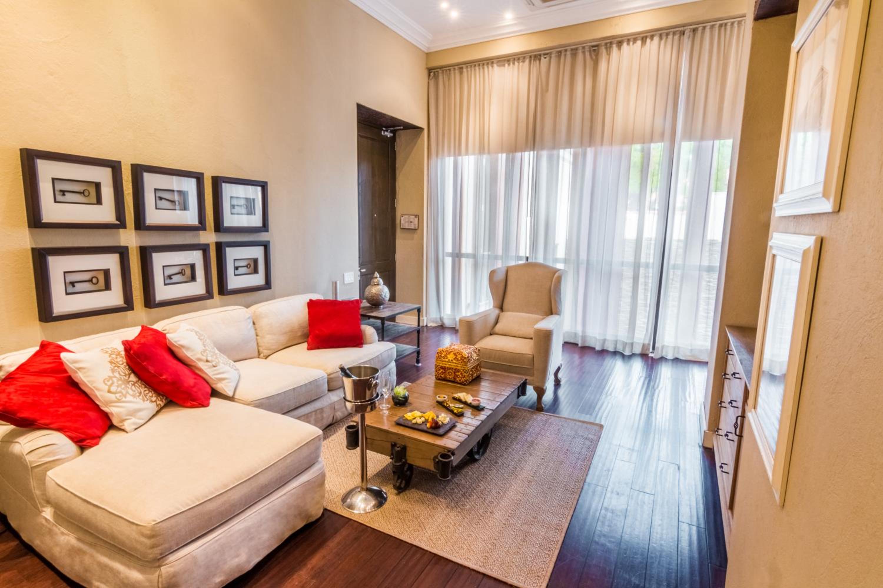 Suite with Balcony photo 3