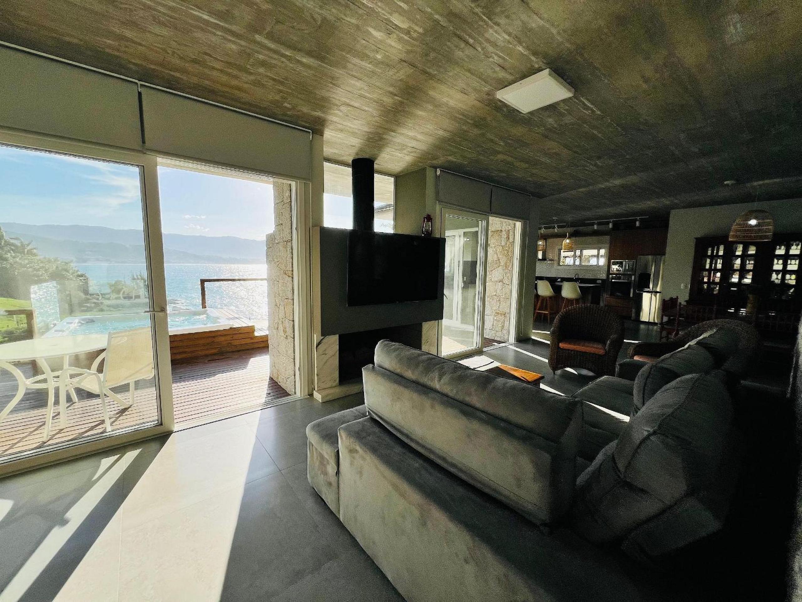 Four-Bedroom House photo 1