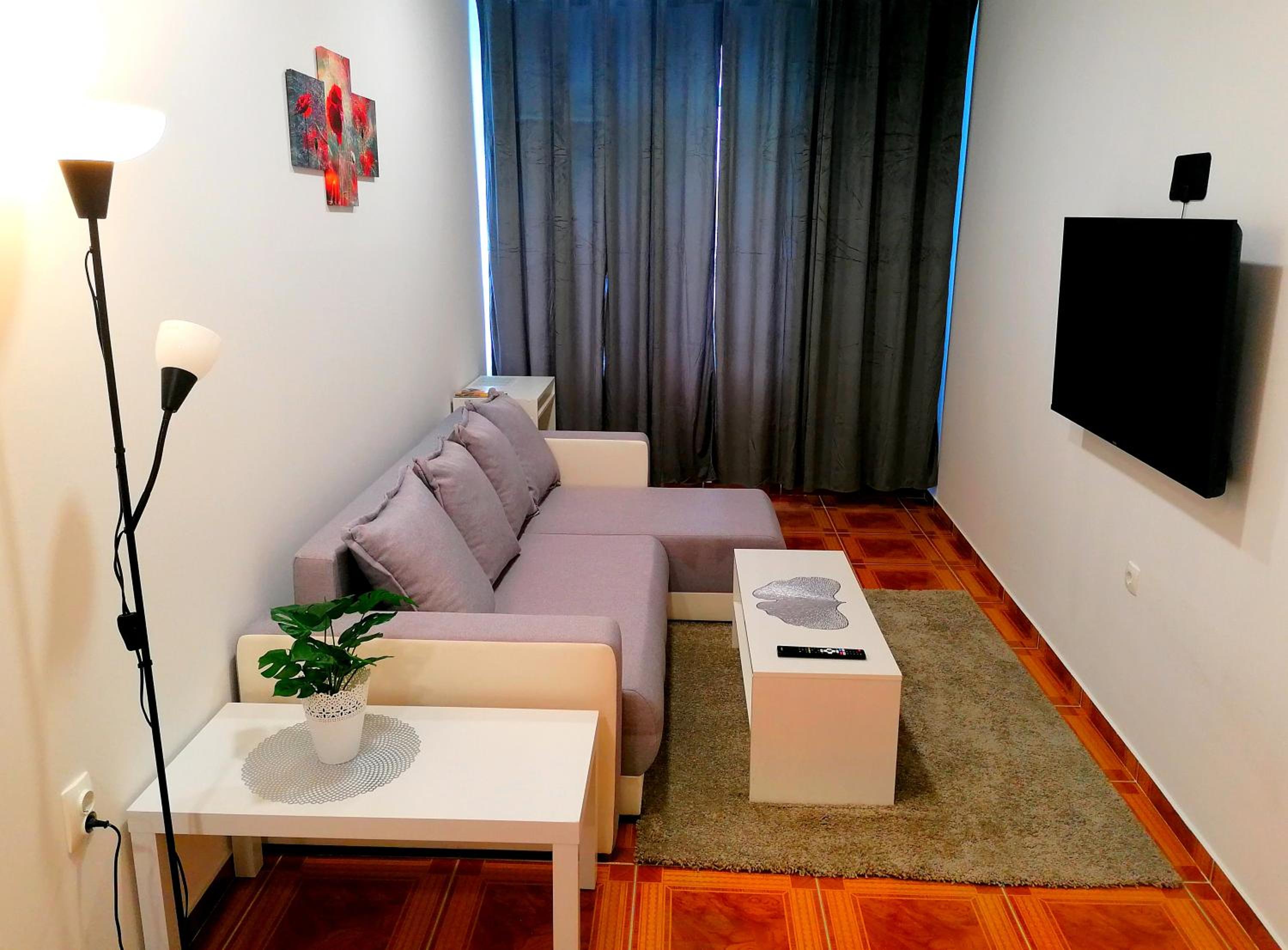 One-Bedroom Apartment - Non-Smoking photo 1