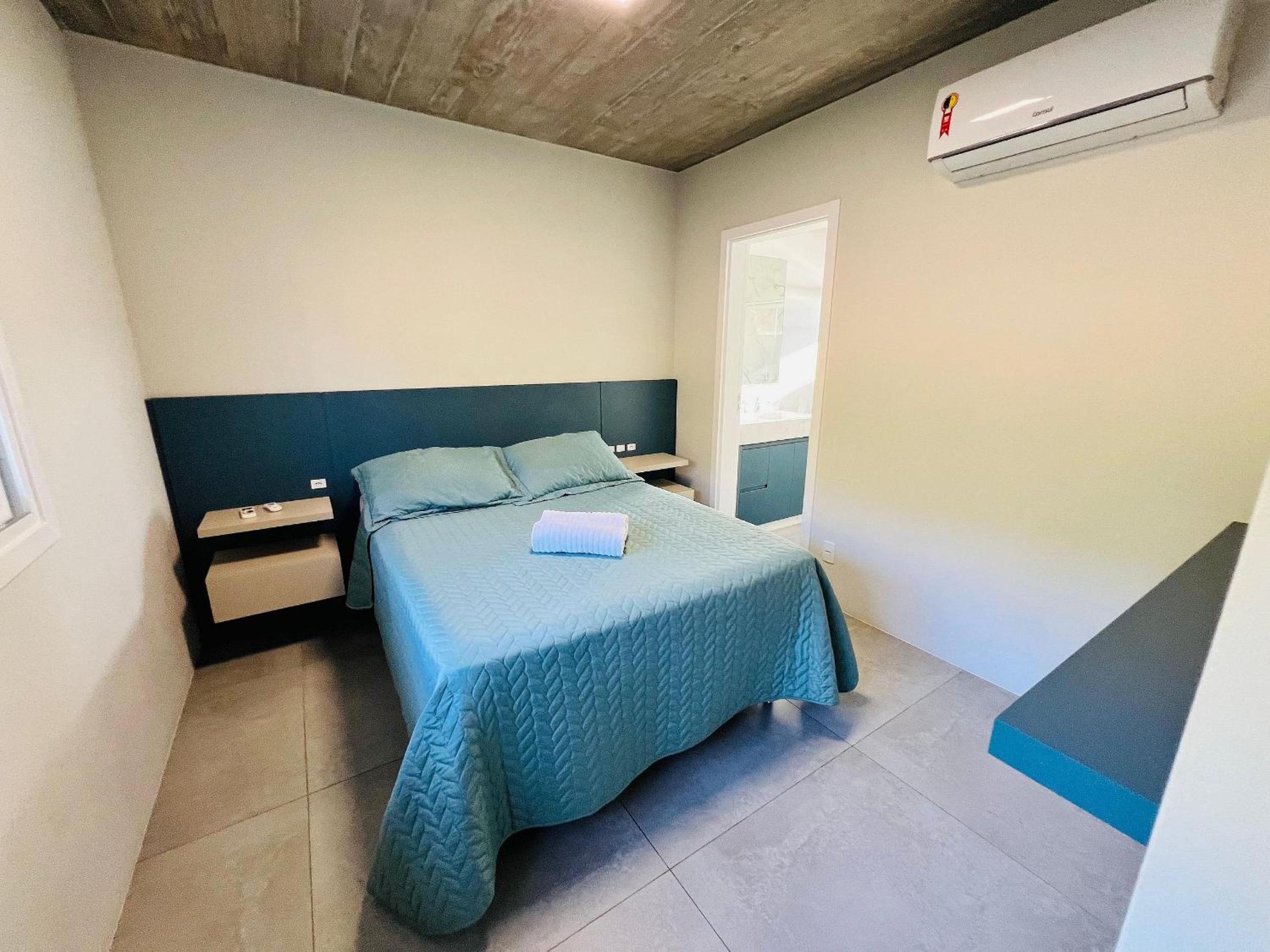Four-Bedroom House photo 3