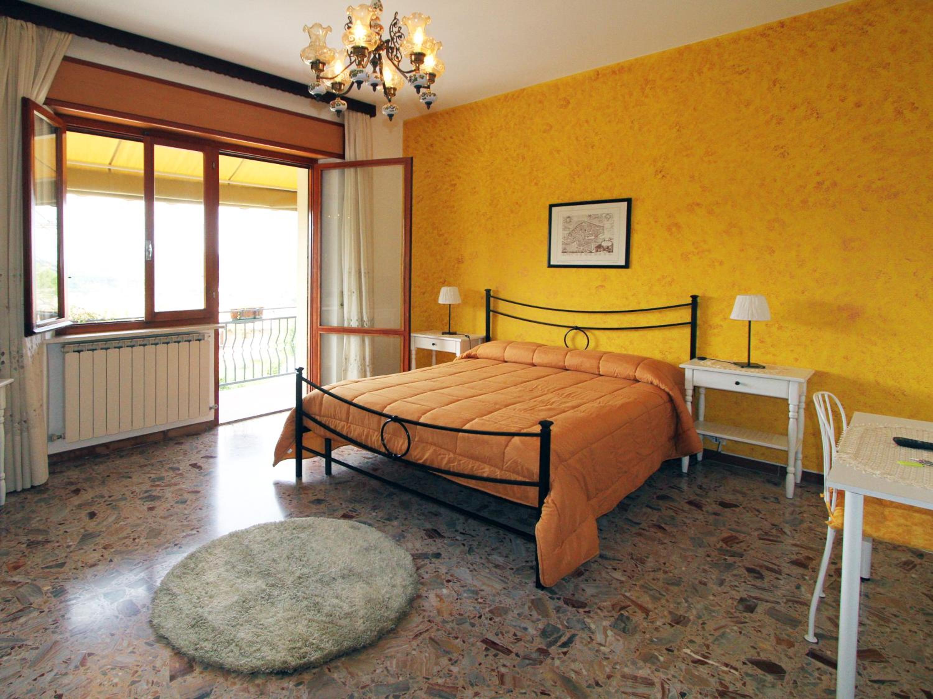 Double Room with Balcony and Private Bathroom - Photo 11