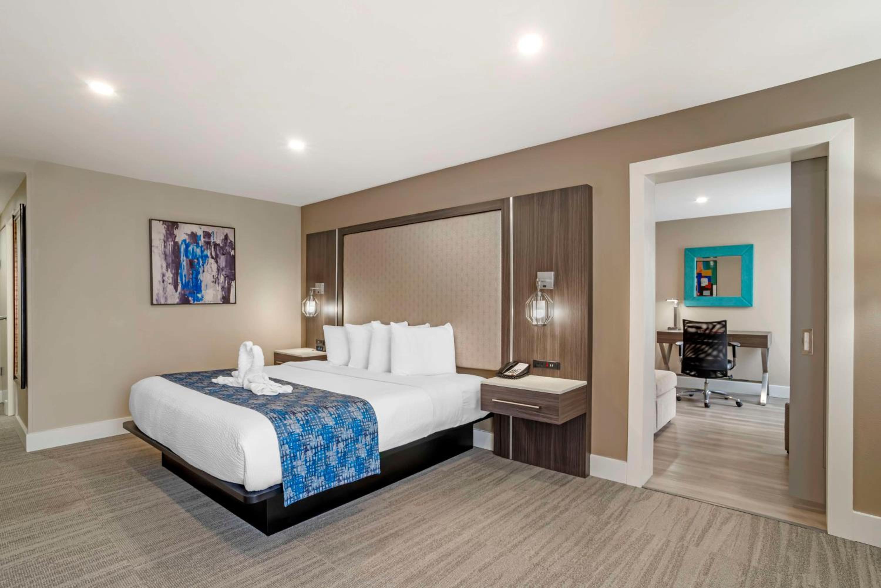 King Suite with Sofa Bed - Photo 5