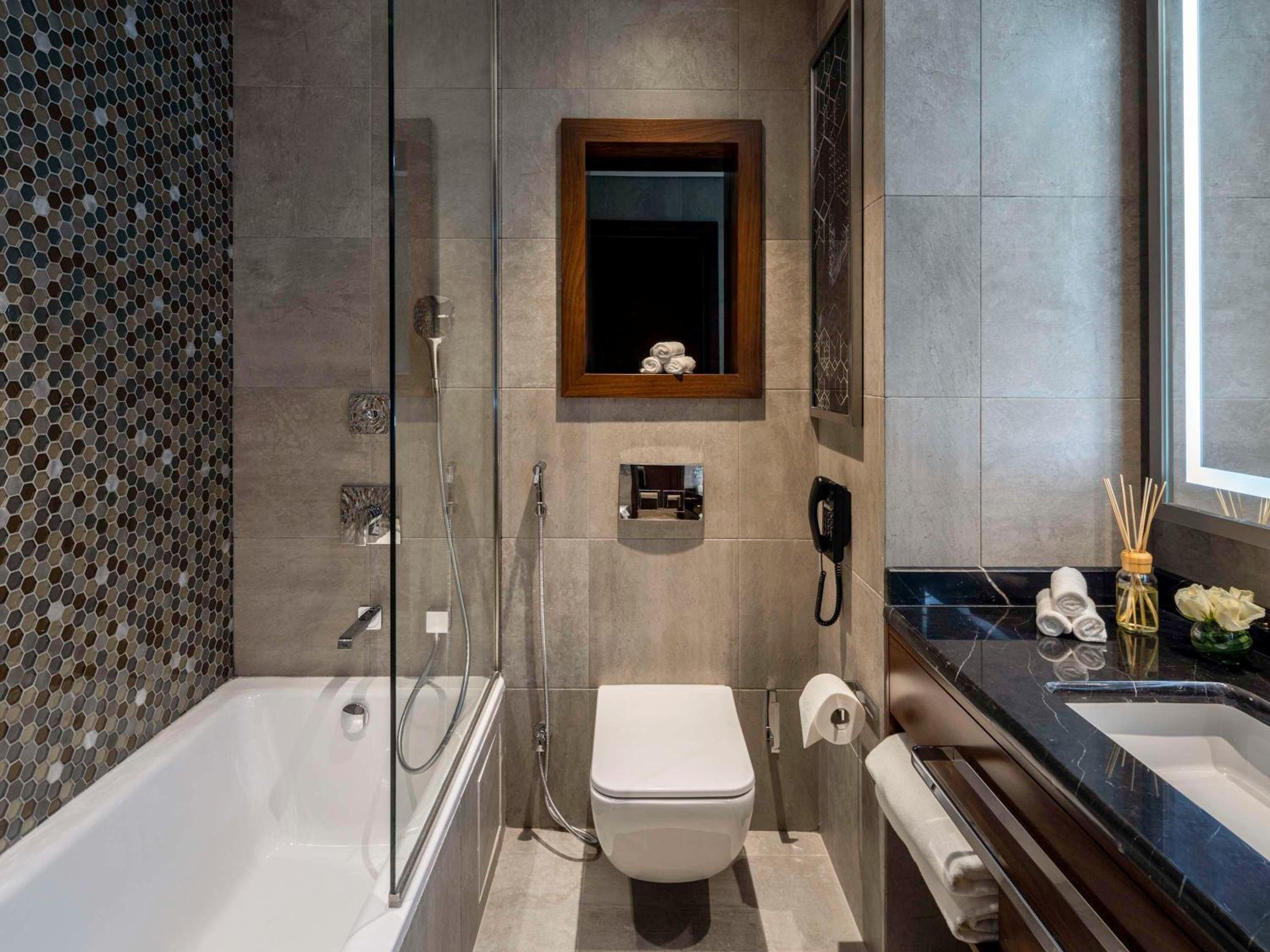 One-Bedroom Deluxe Residence - Photo 3