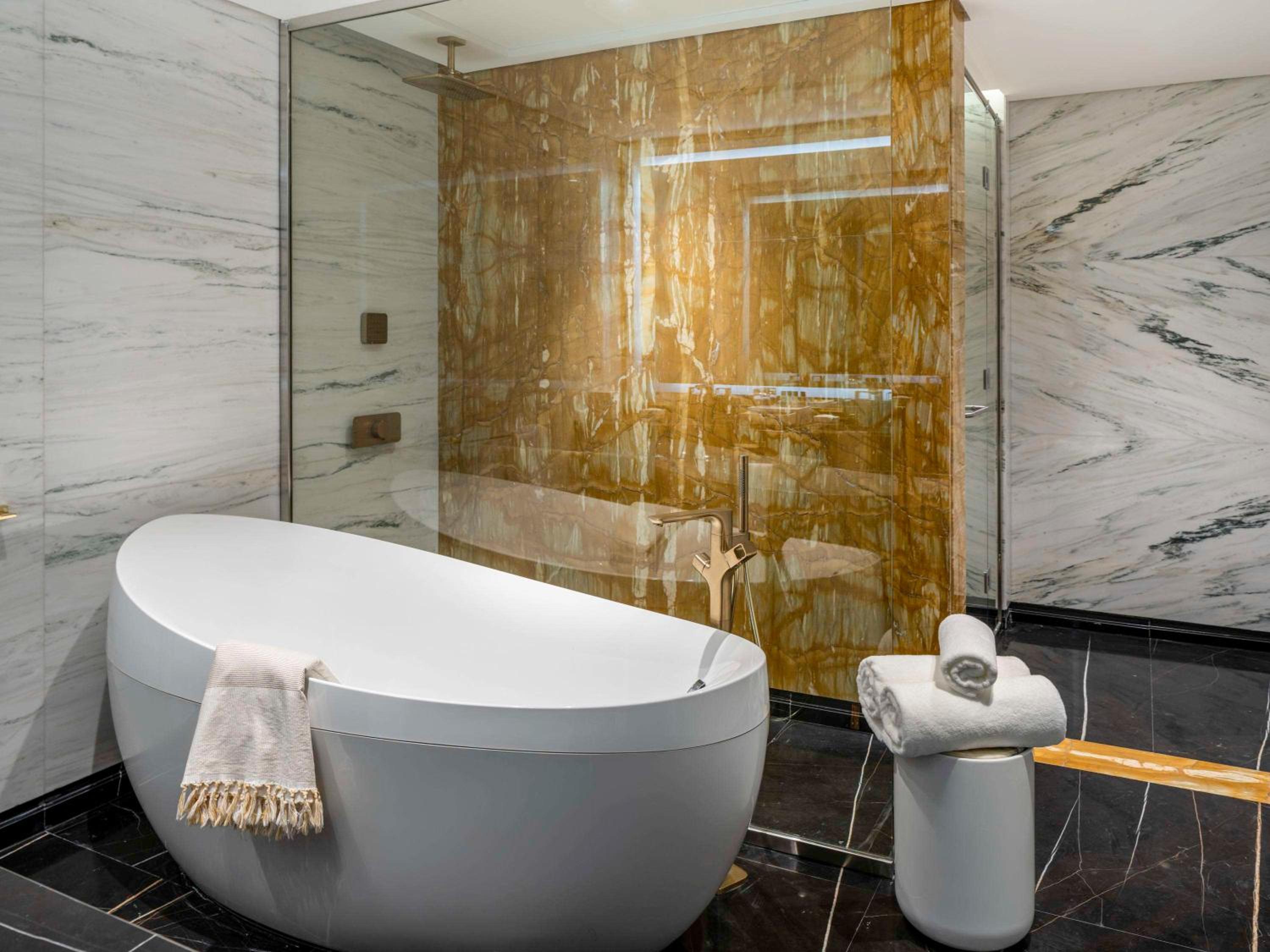 Royal Penthouse Suite - Photo 3