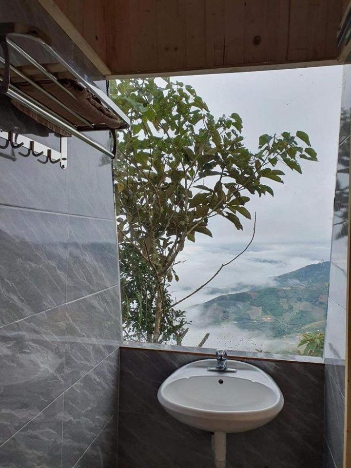 Quadruple Room with Mountain View photo 3