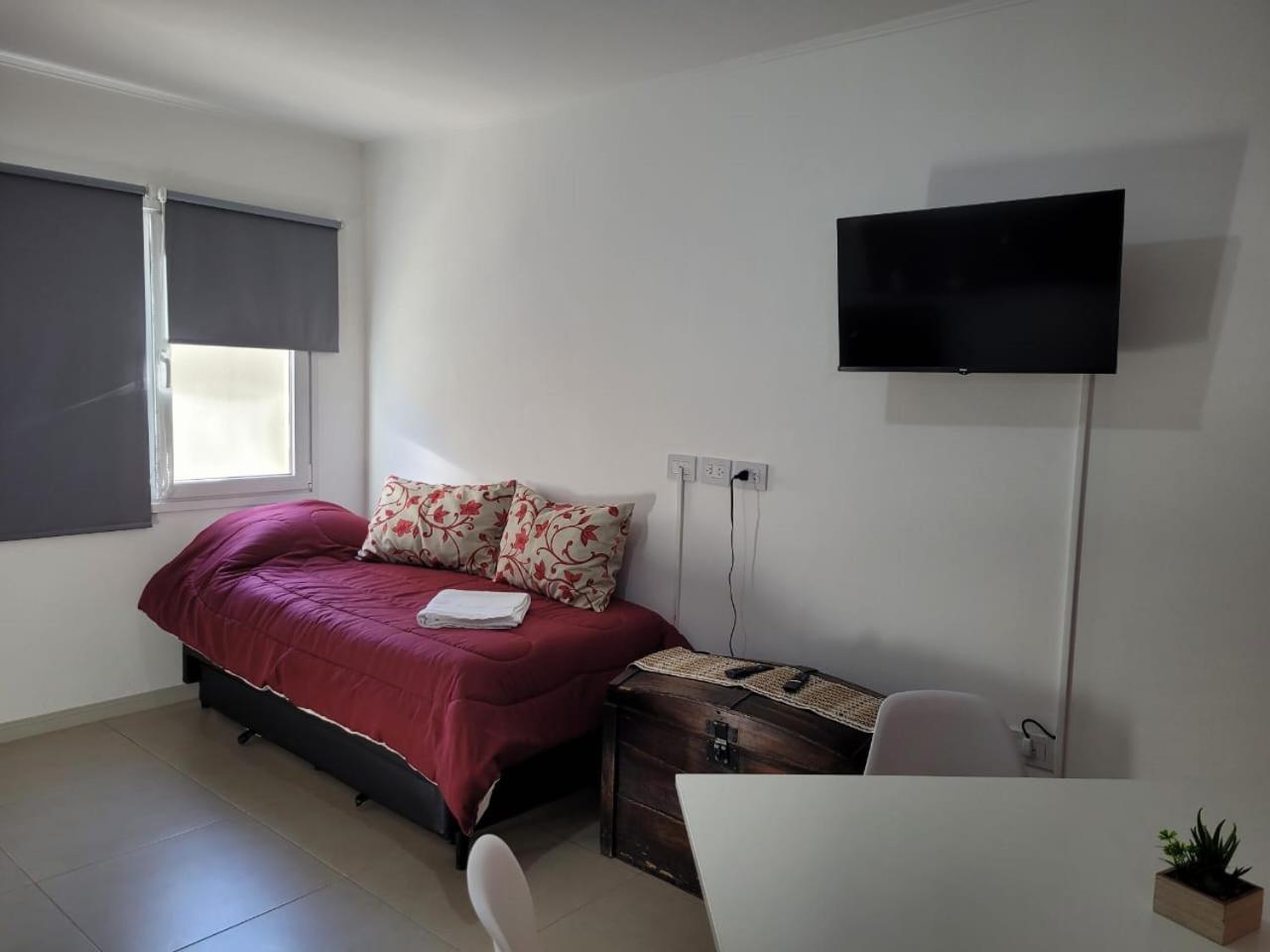 One-Bedroom Apartment photo 2