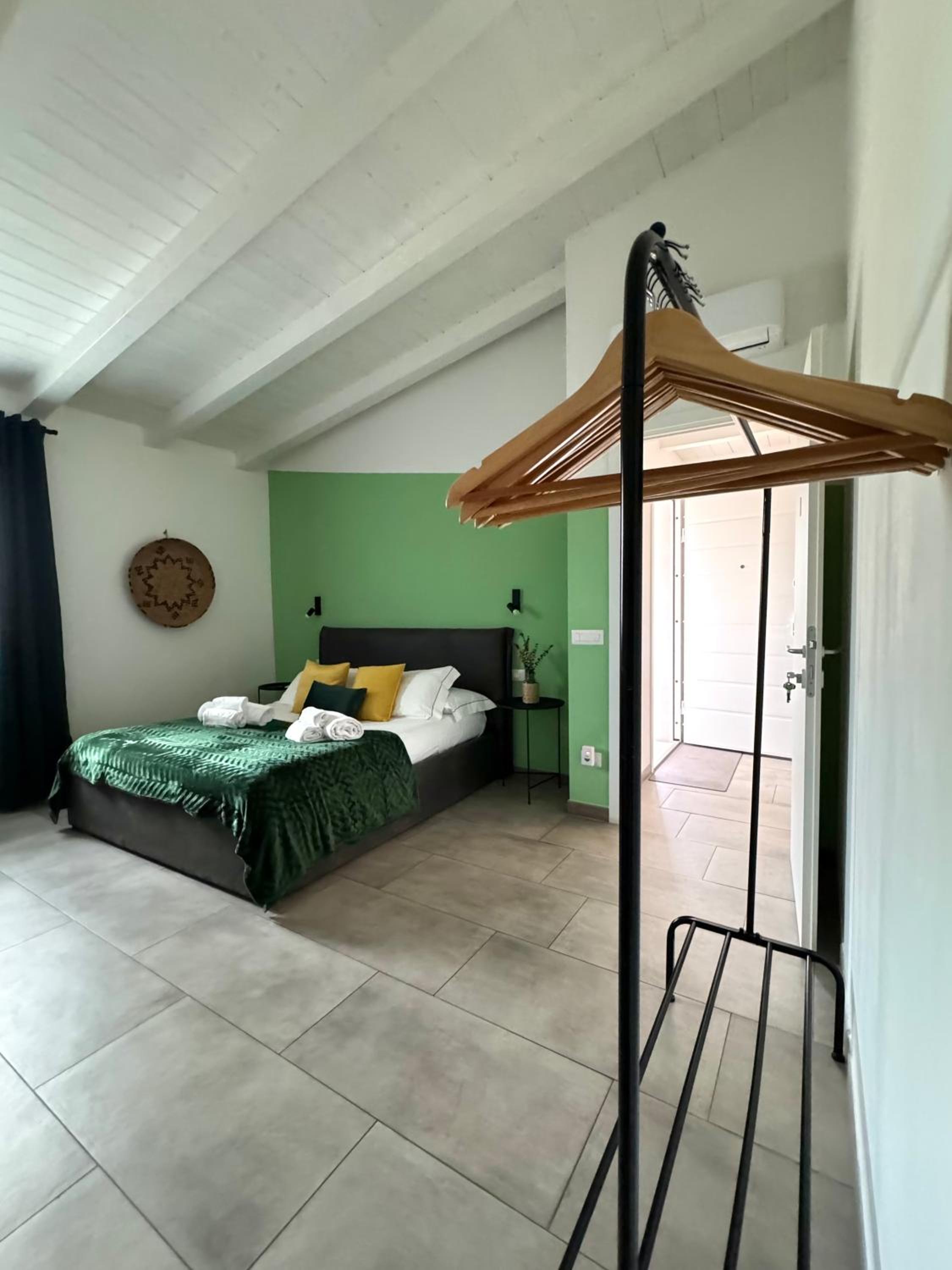 Double Room - Photo 7