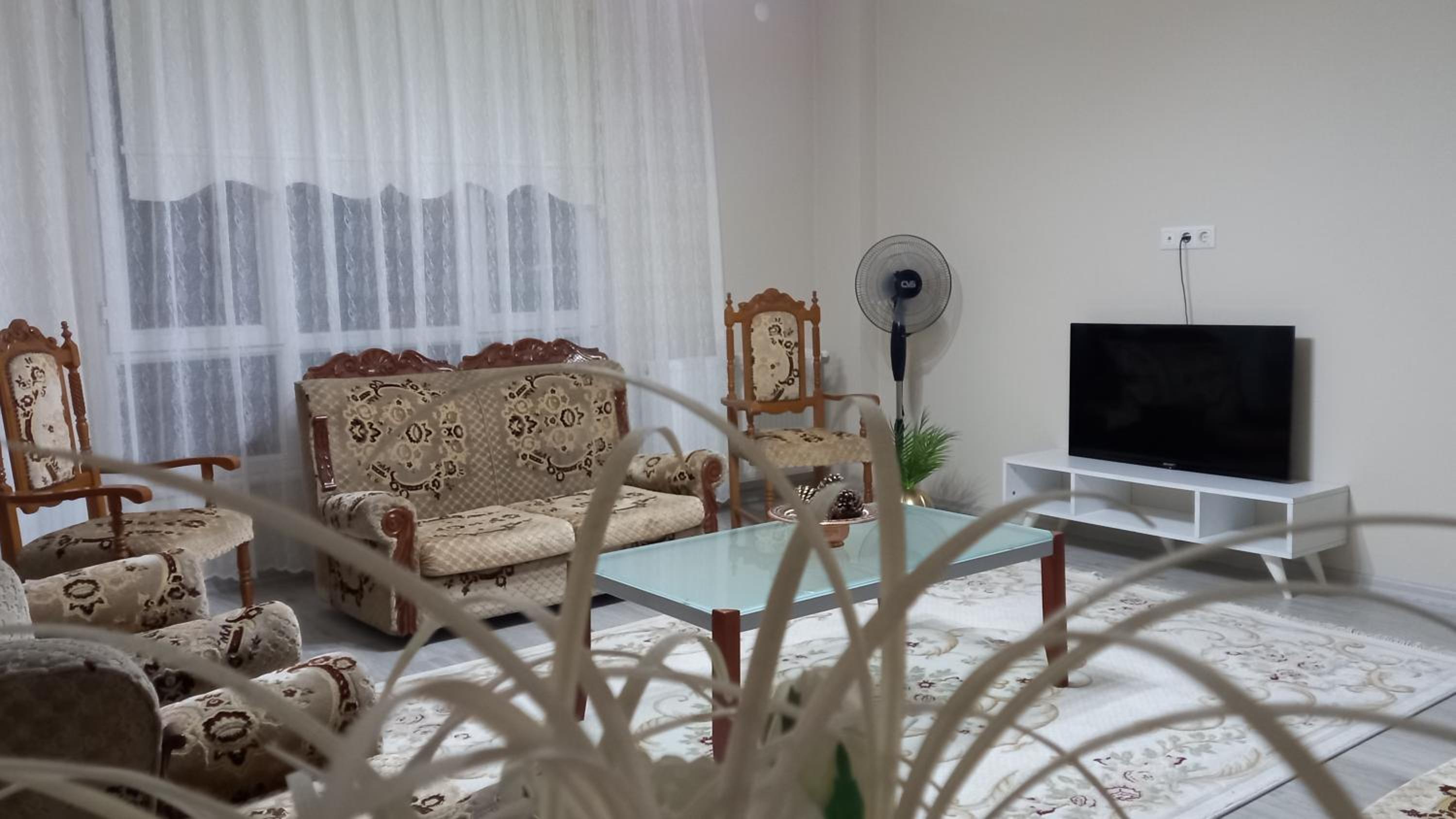 Three-Bedroom Apartment photo 2