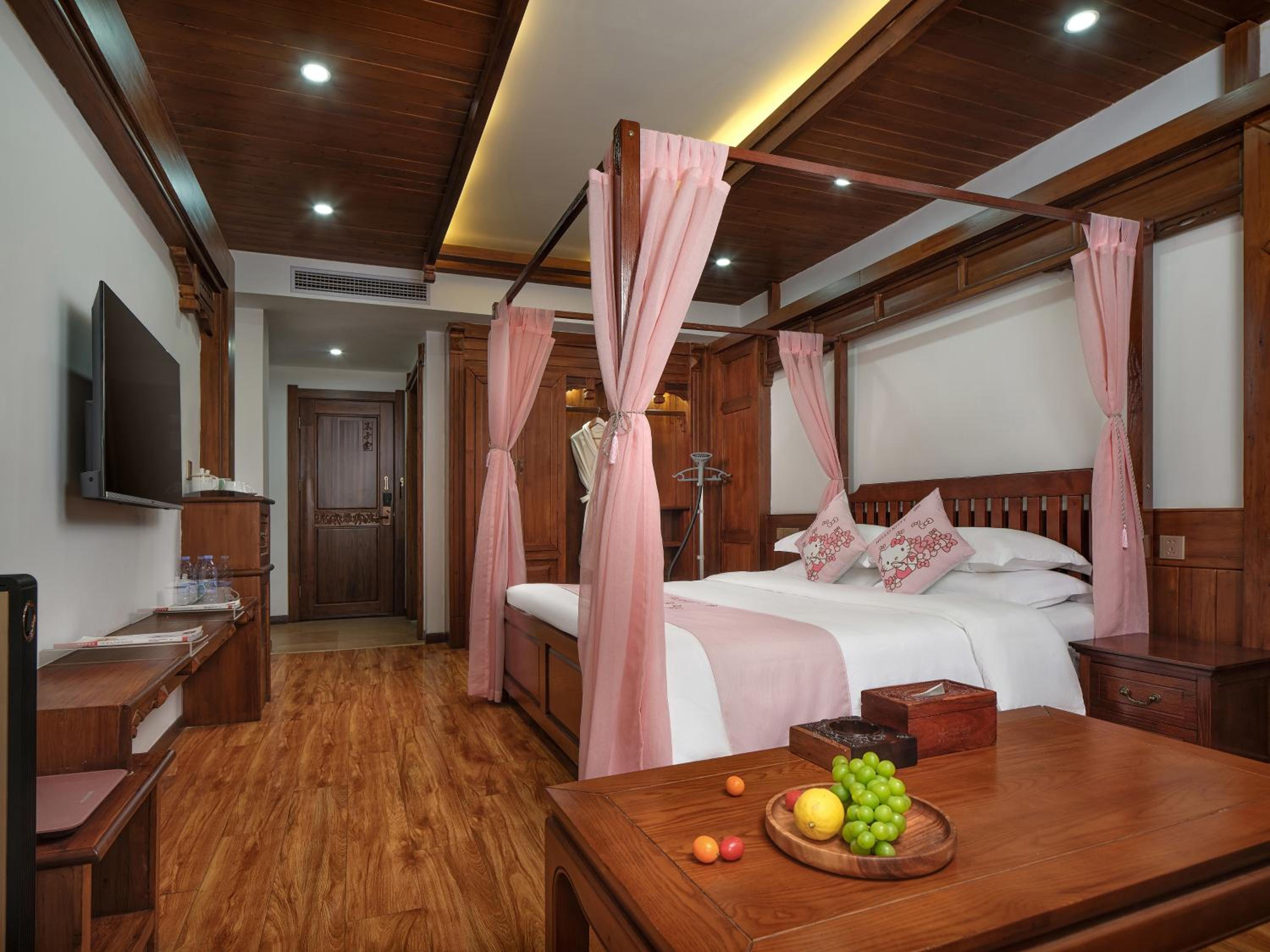 Standard Queen Room