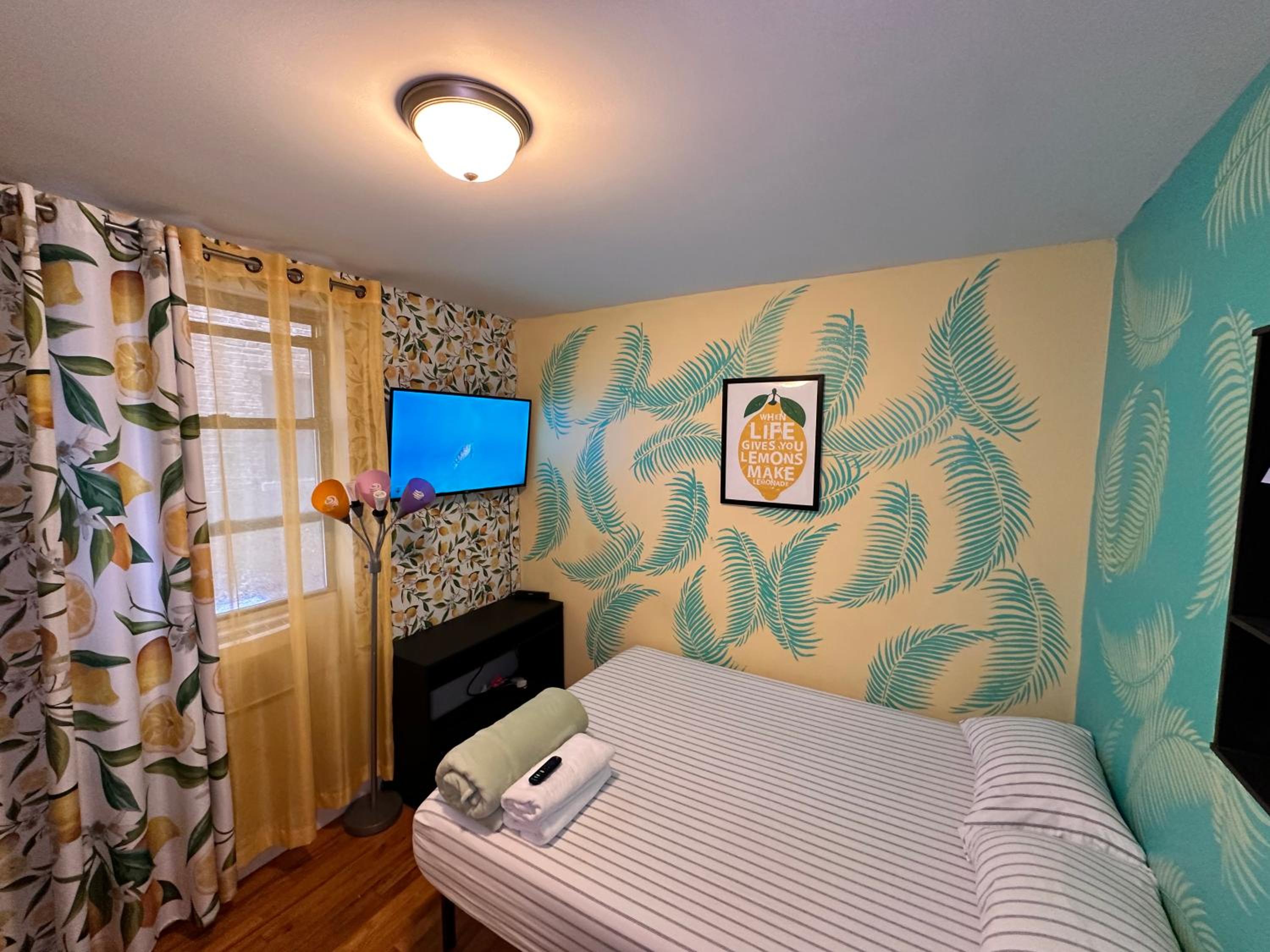 Double Room with Shared Bathroom photo 1