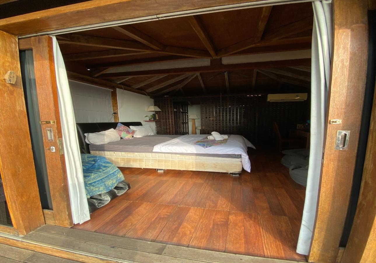 Deluxe King Room photo 2