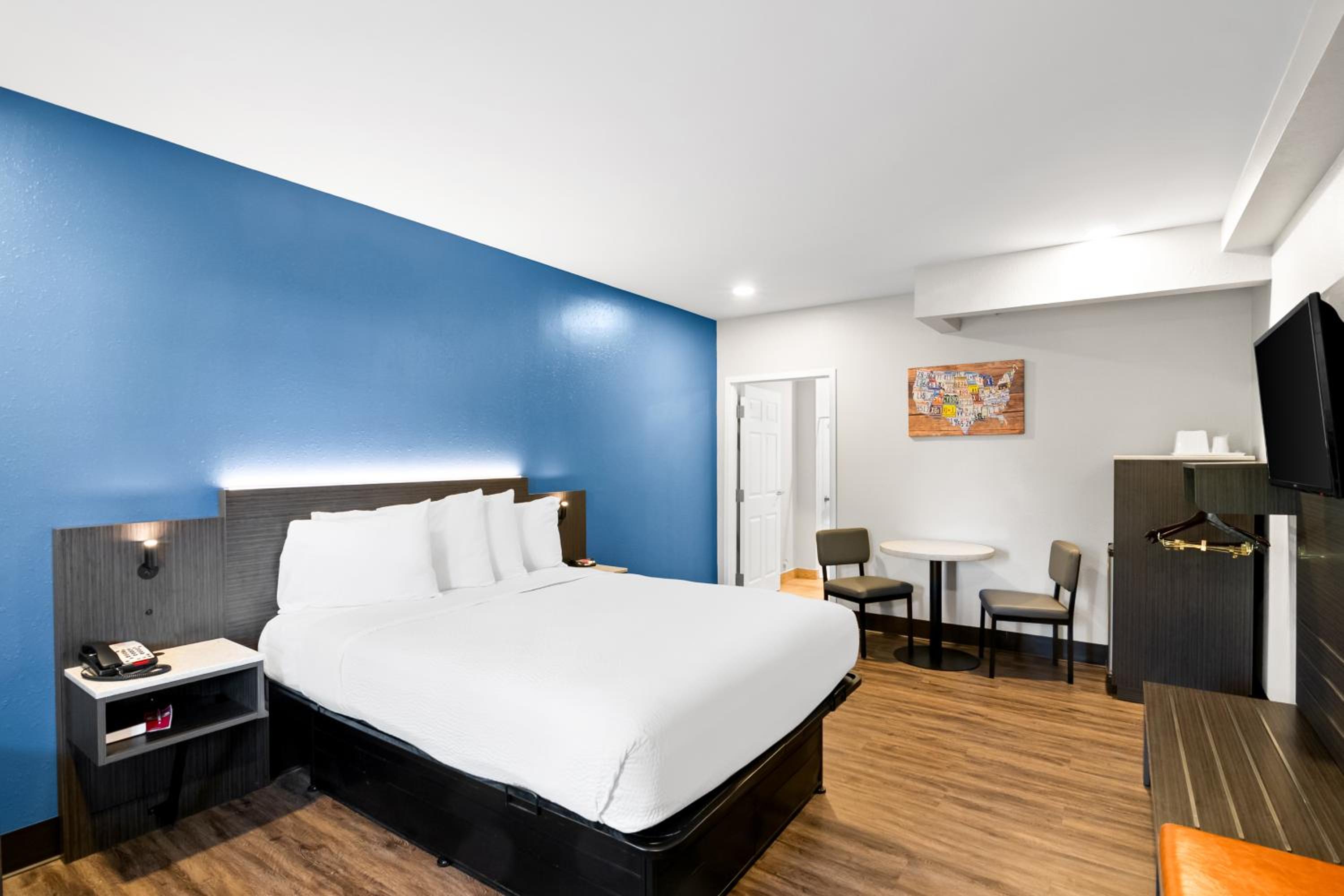 Queen Room - Disability Access/Non Smoking - Photo 3