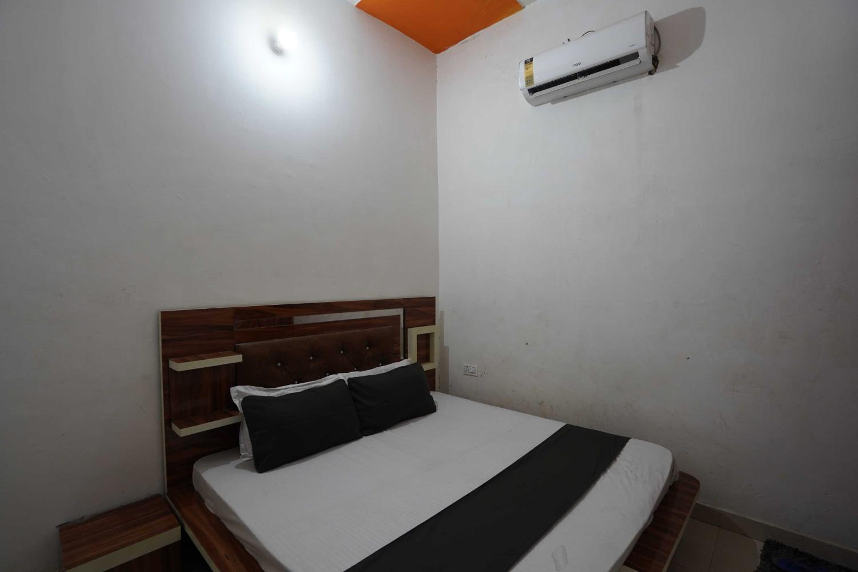 Classic Triple Room photo 2