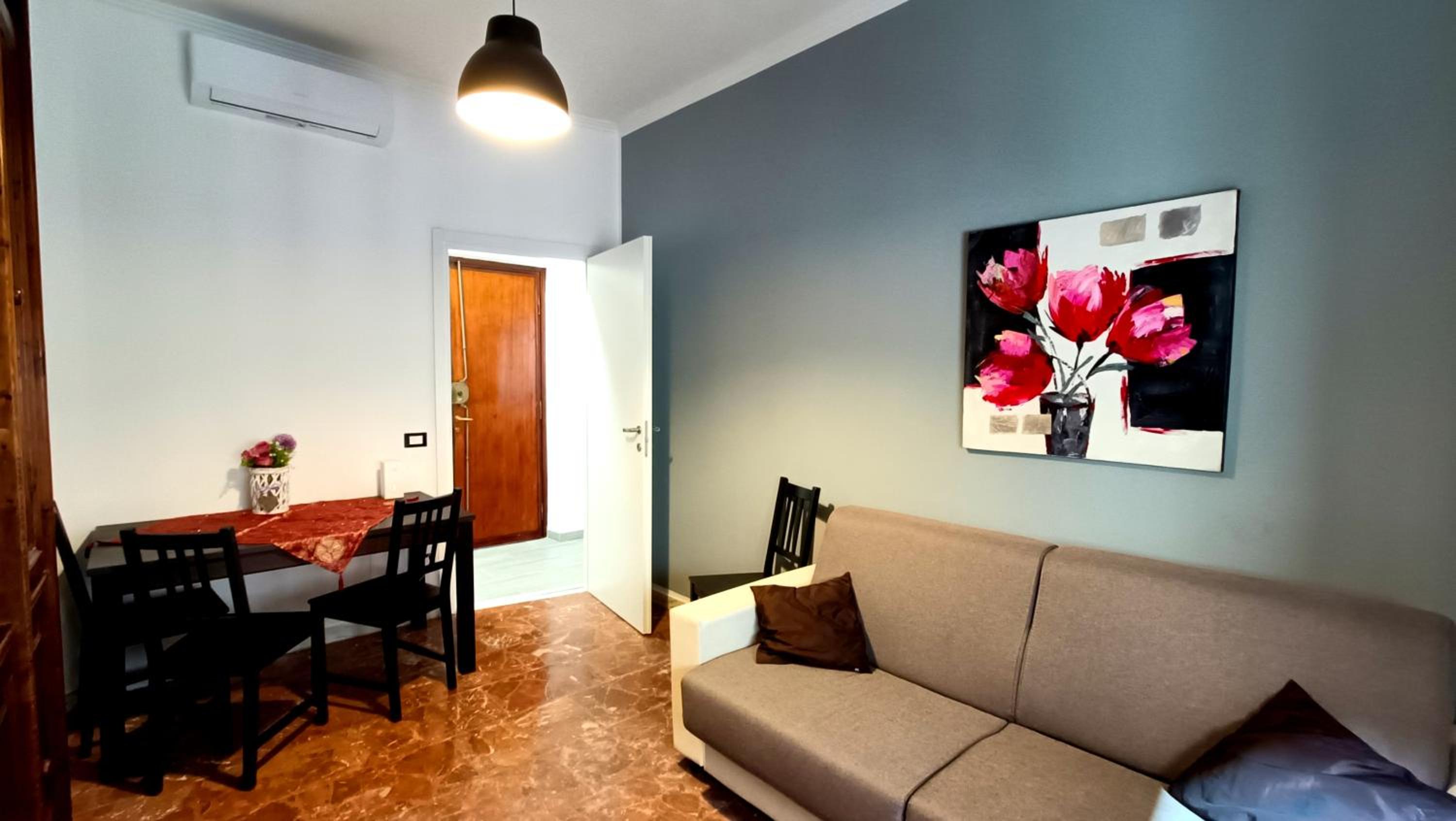 One-Bedroom Apartment photo 3