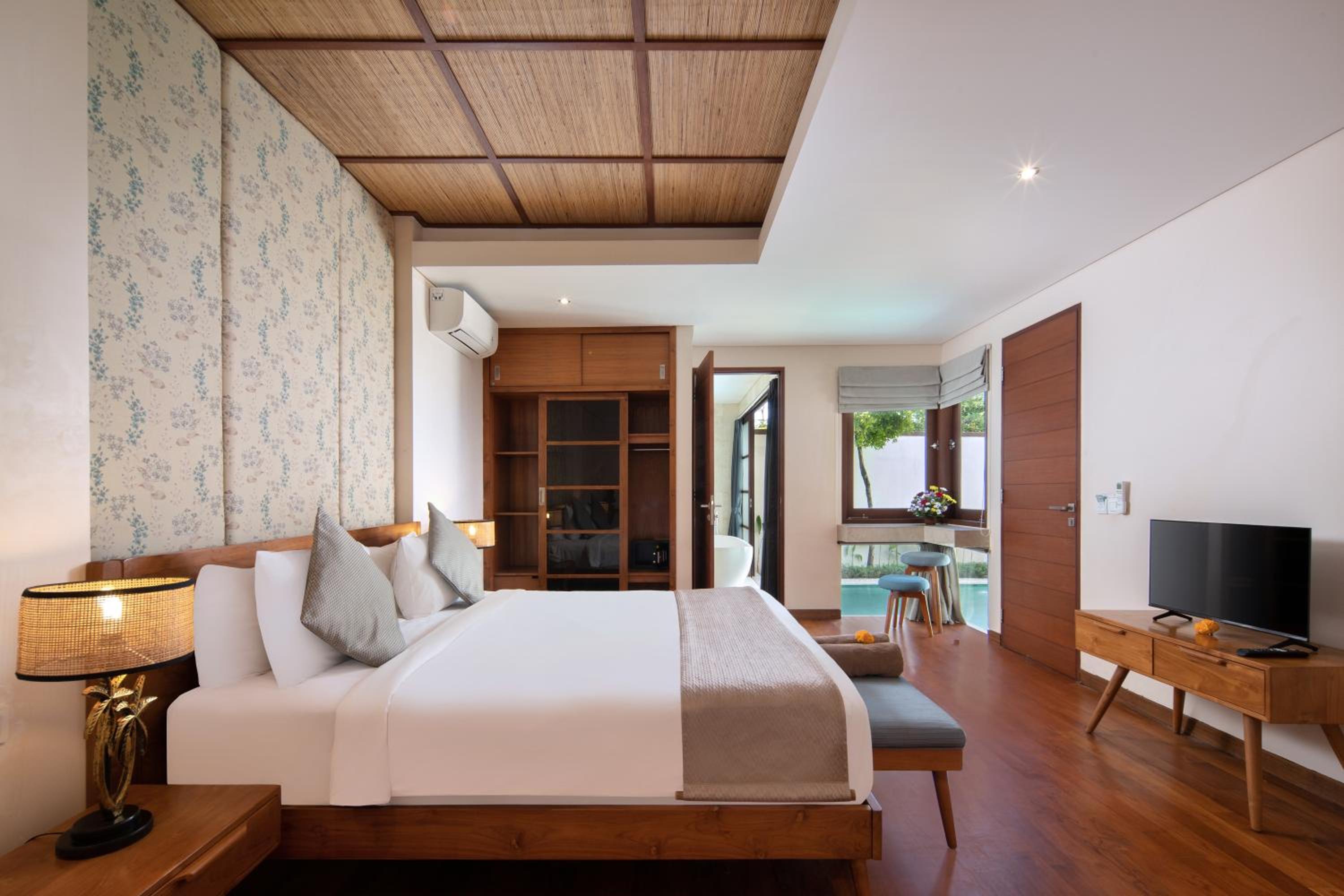 One-Bedroom Villa with Private Pool and 6 mins walk to the beach