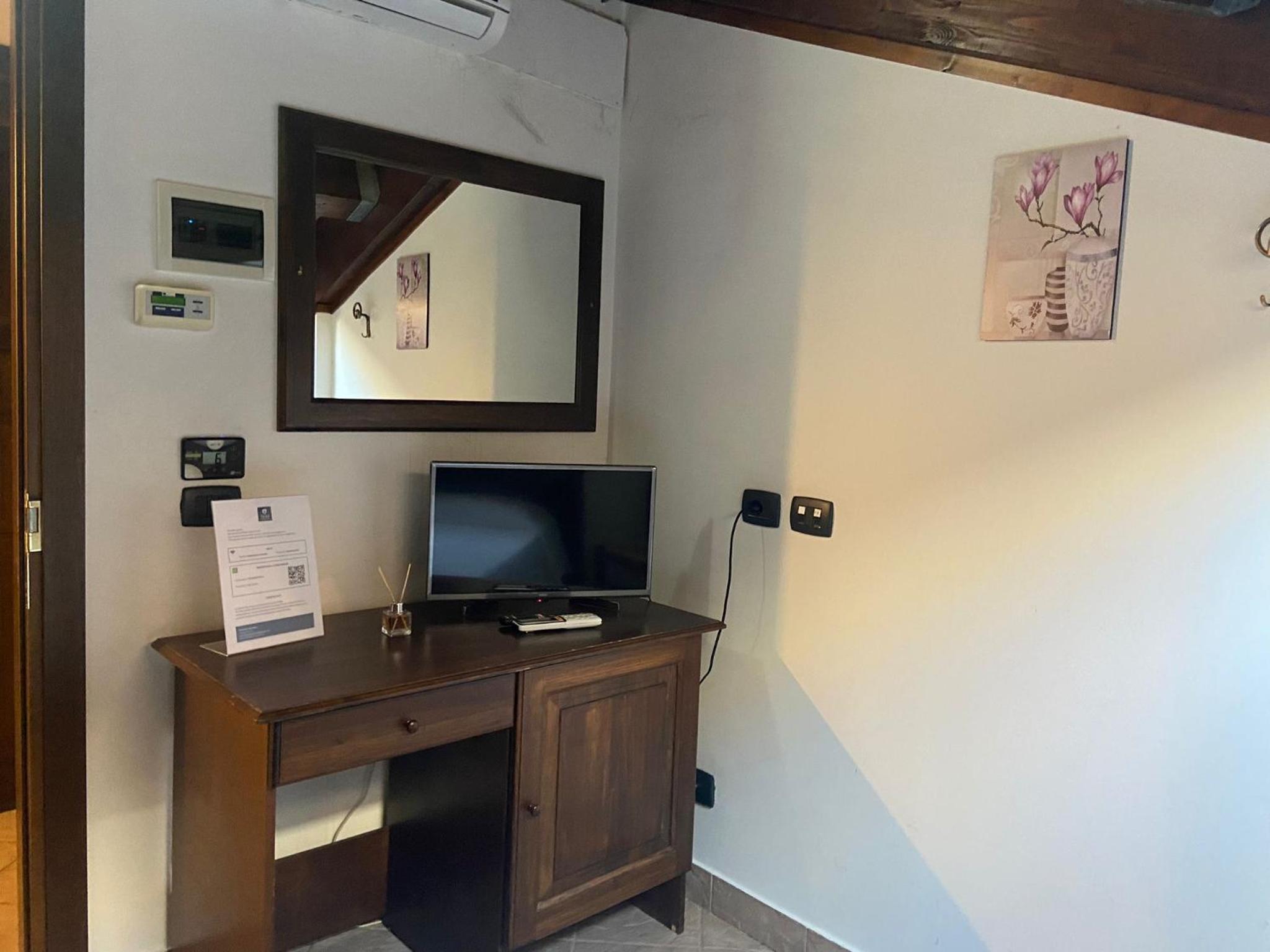 Single Room photo 2