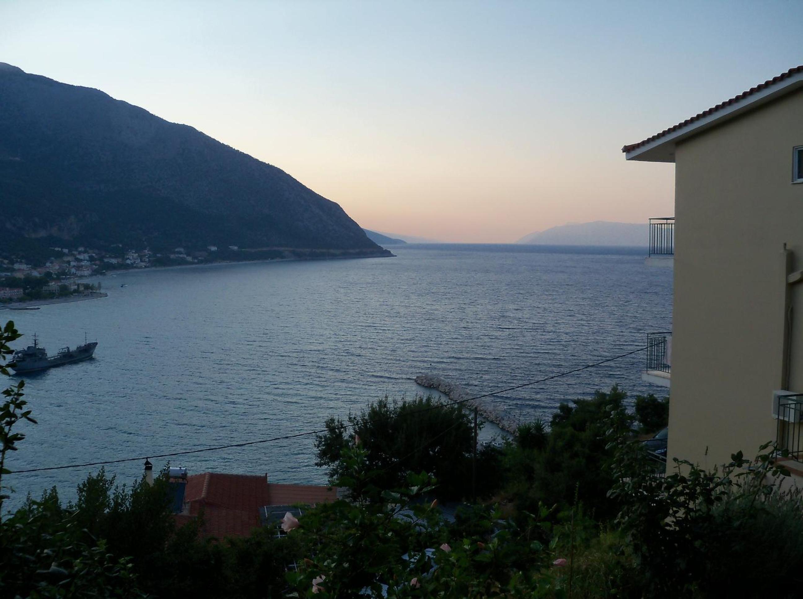 Standard Double or Twin Room with Sea View - Photo 15
