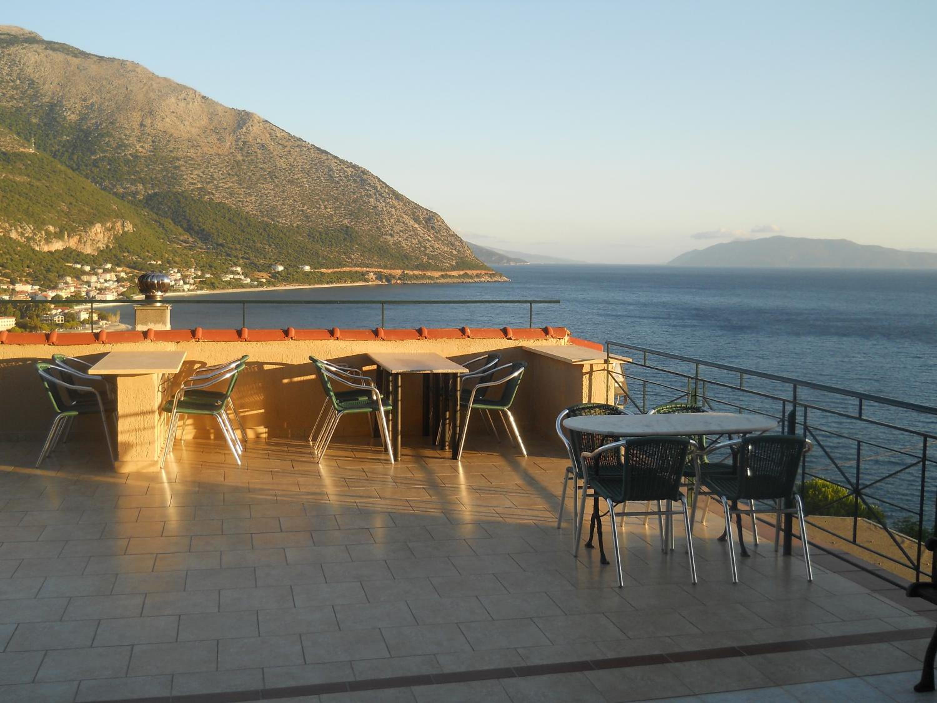 Standard Double or Twin Room with Sea View - Photo 16