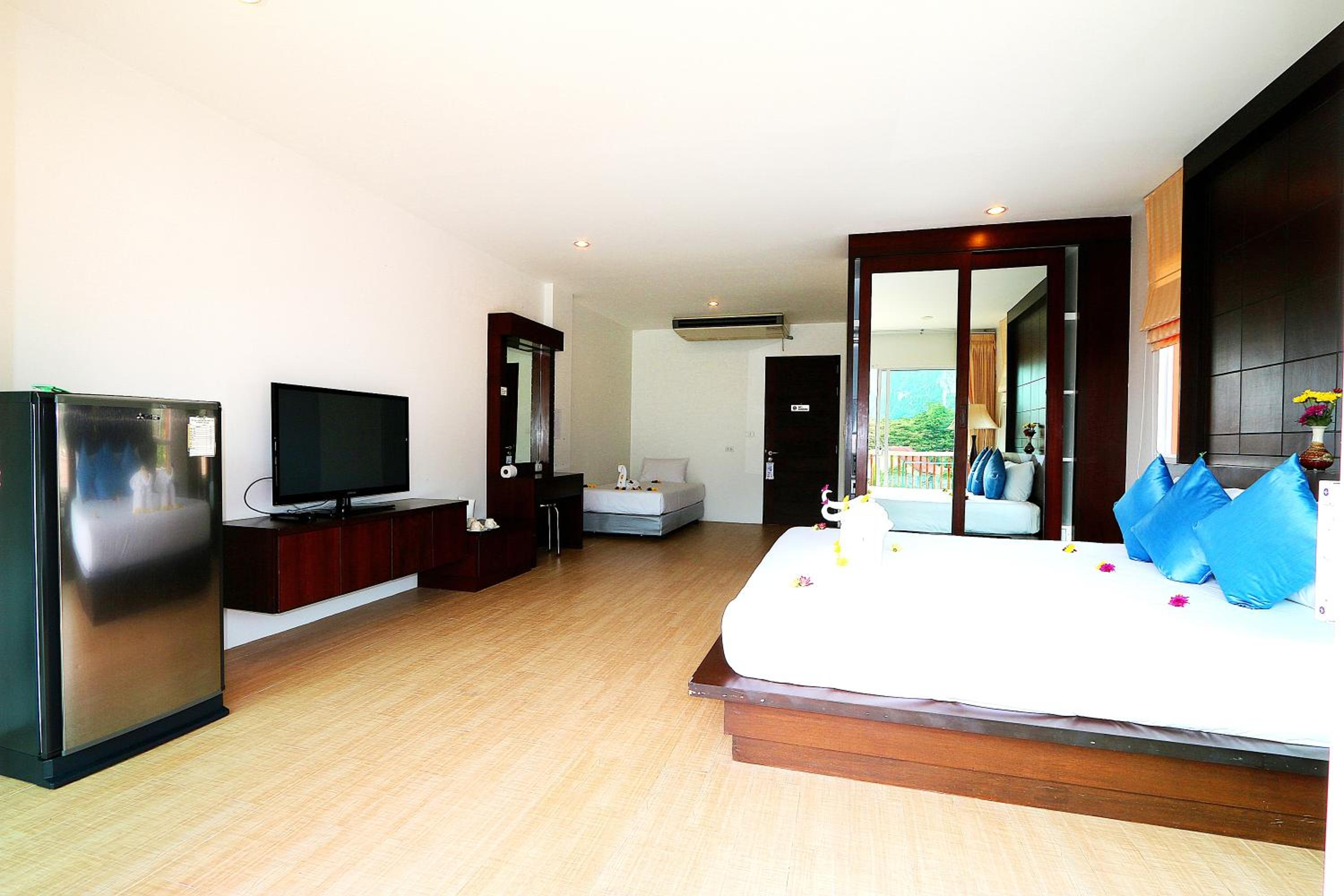 Deluxe Triple Room - Photo 7