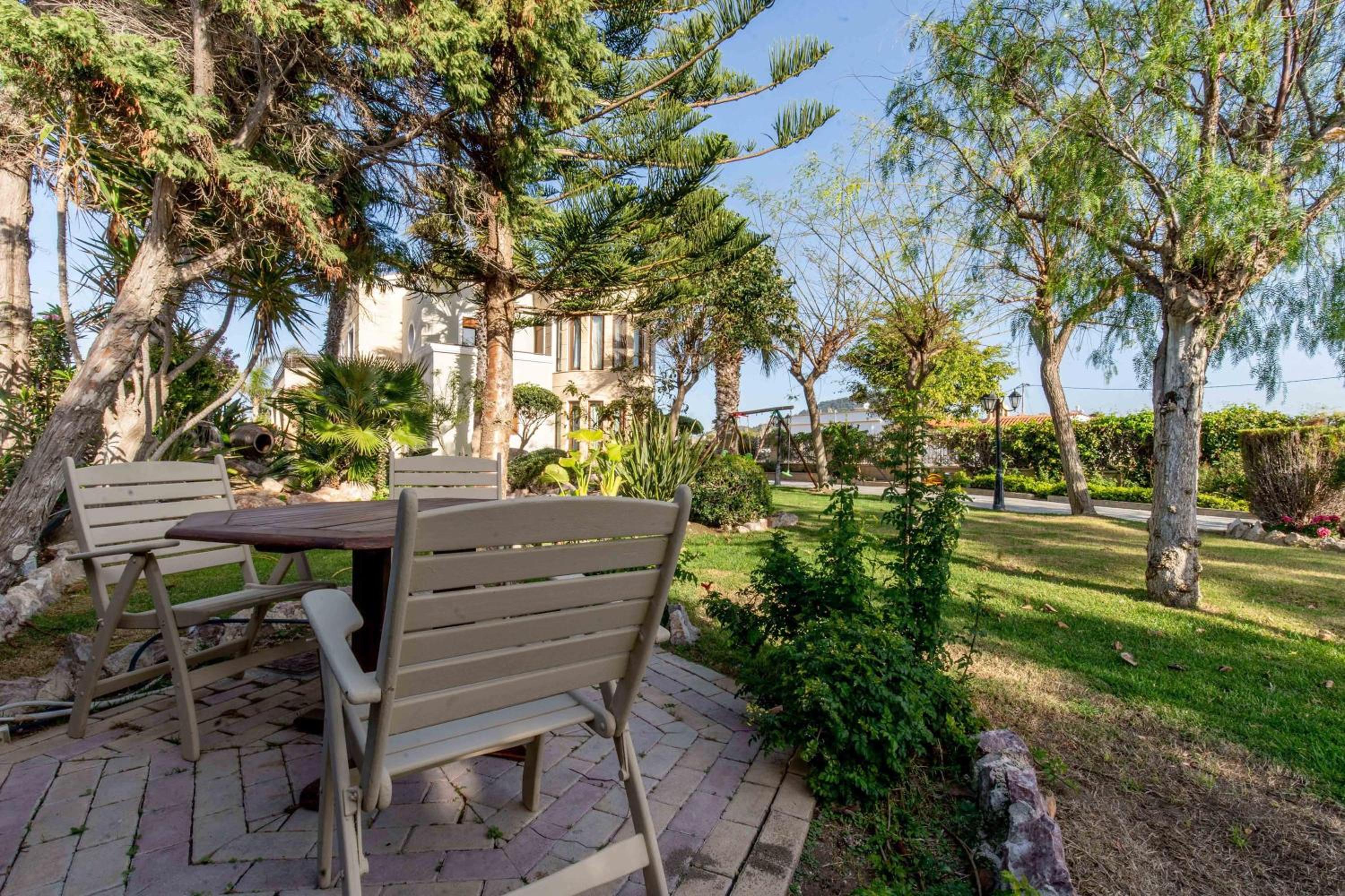 Villa photo 2