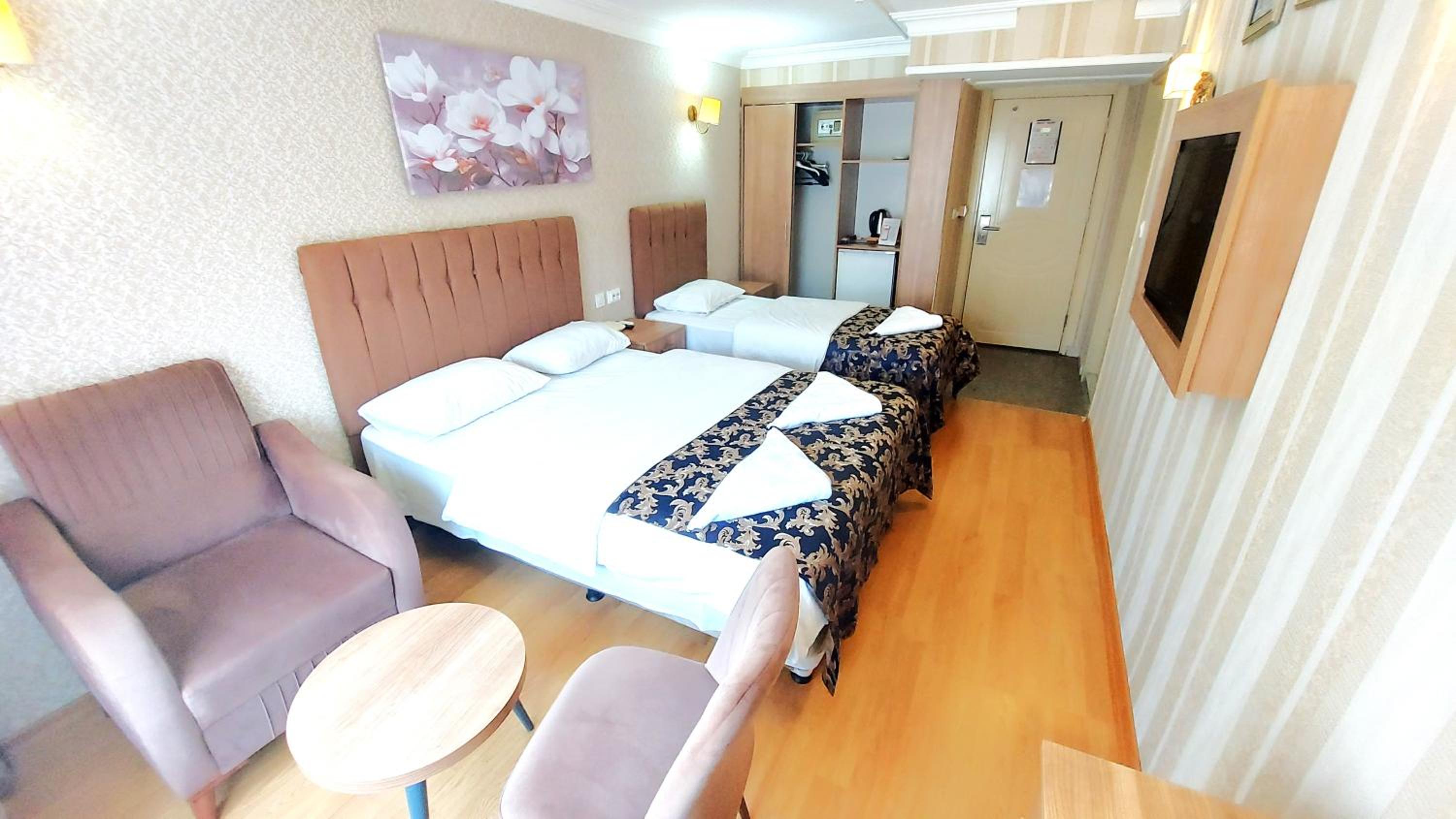 Deluxe Double Room photo 2