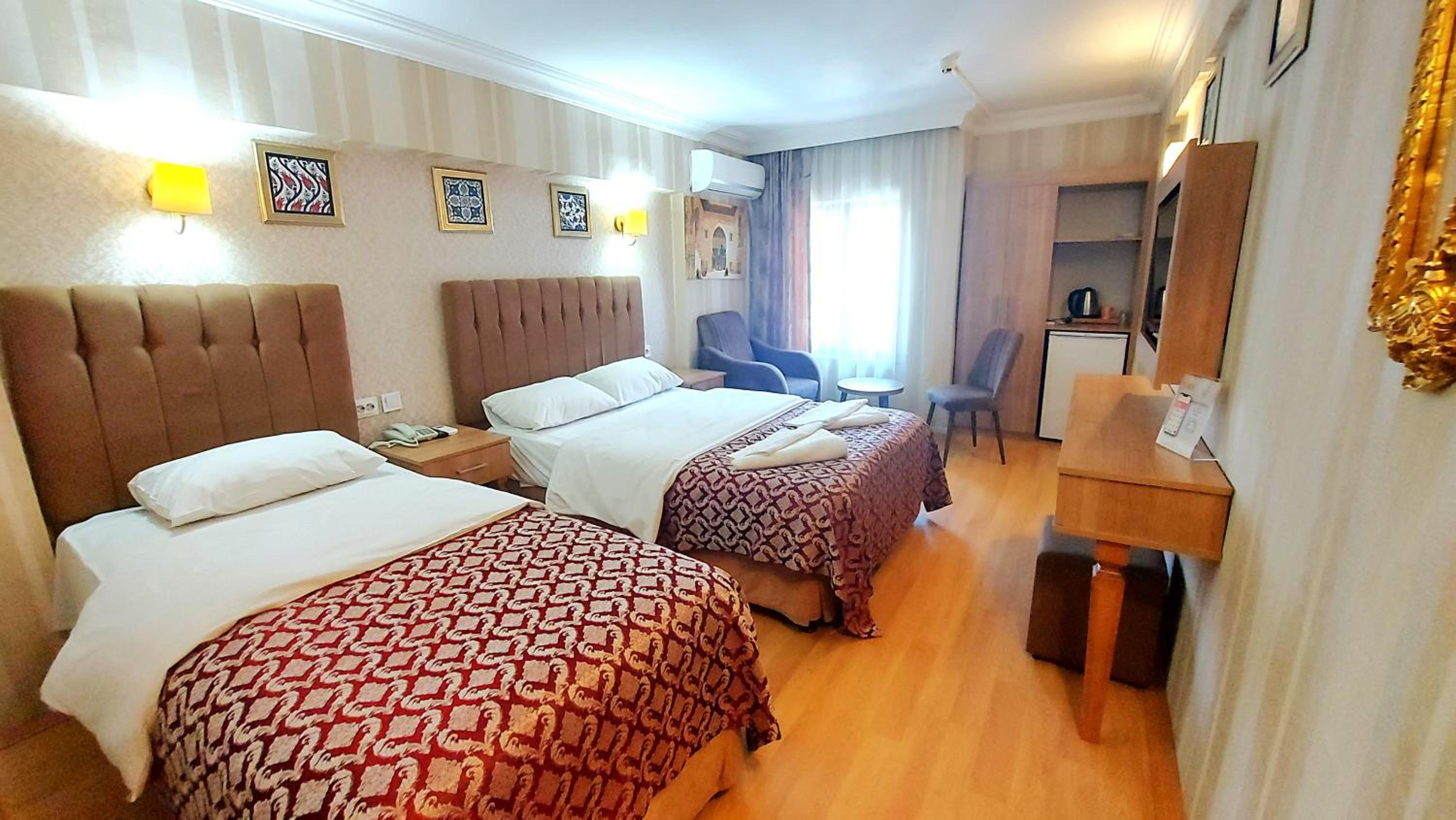 Deluxe Double Room photo 3