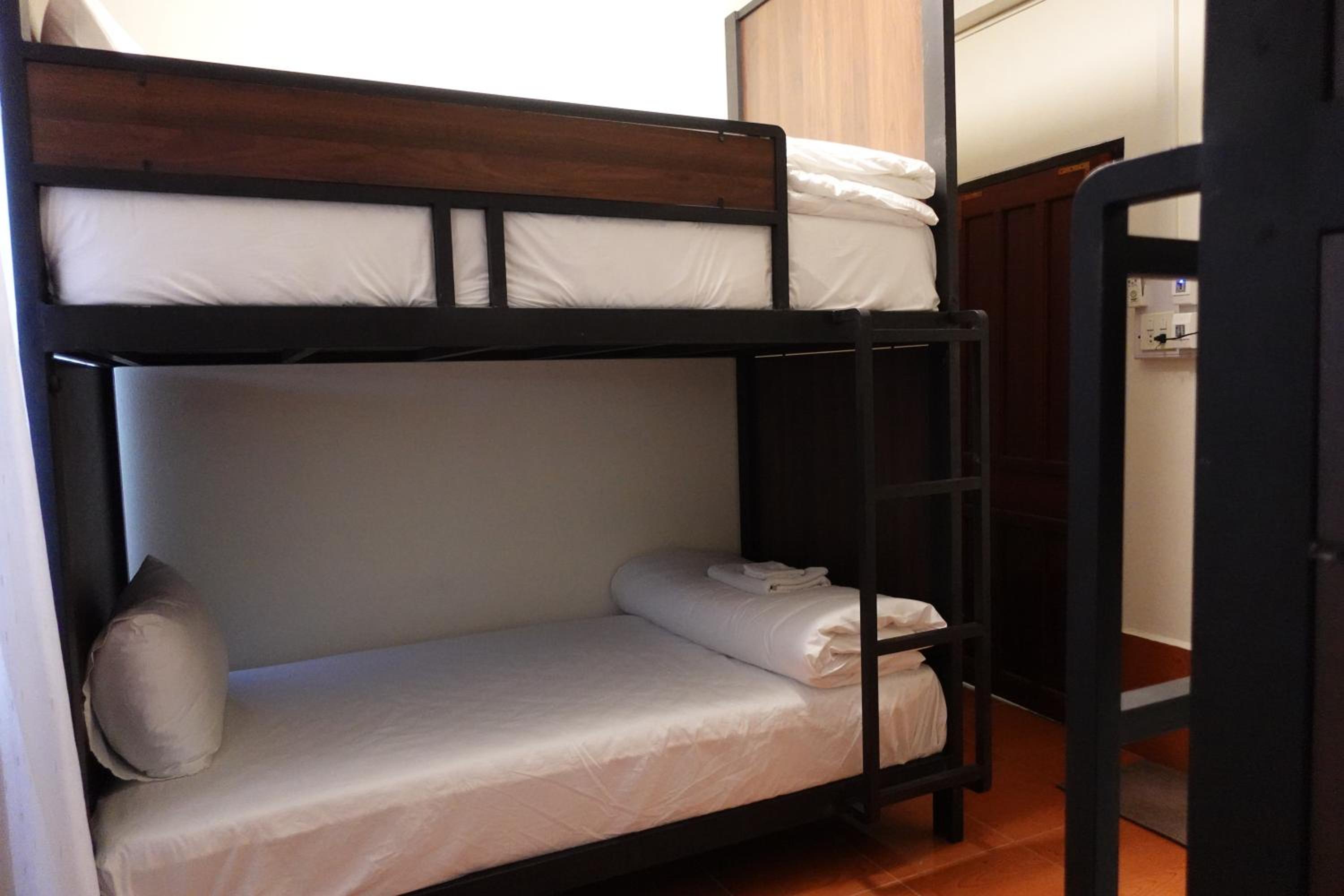 Bed in 4-Bed Dormitory Room photo 3