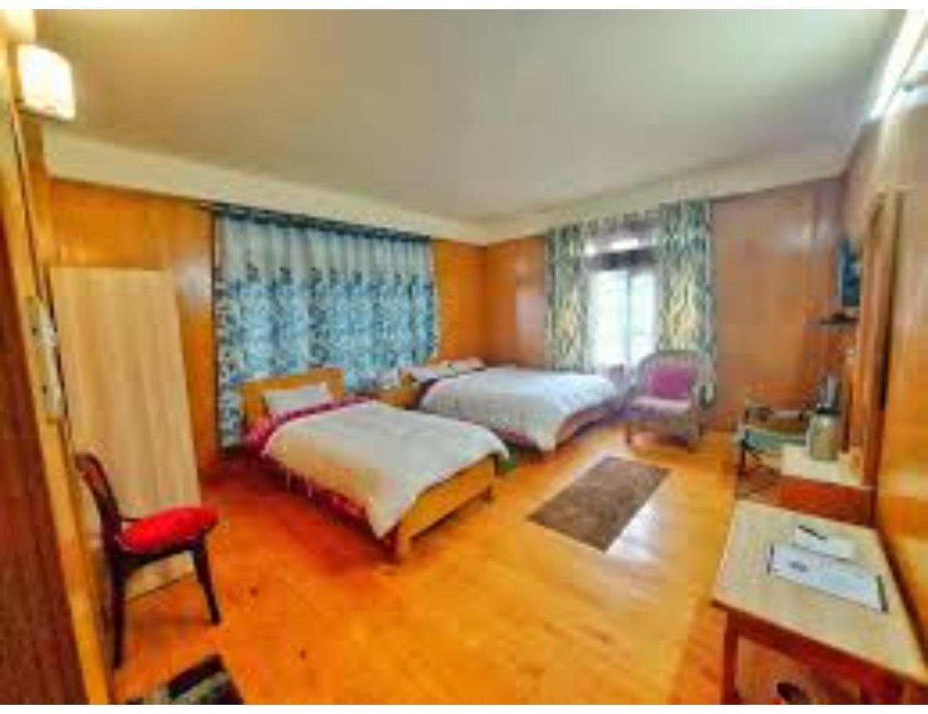 Deluxe Queen Room