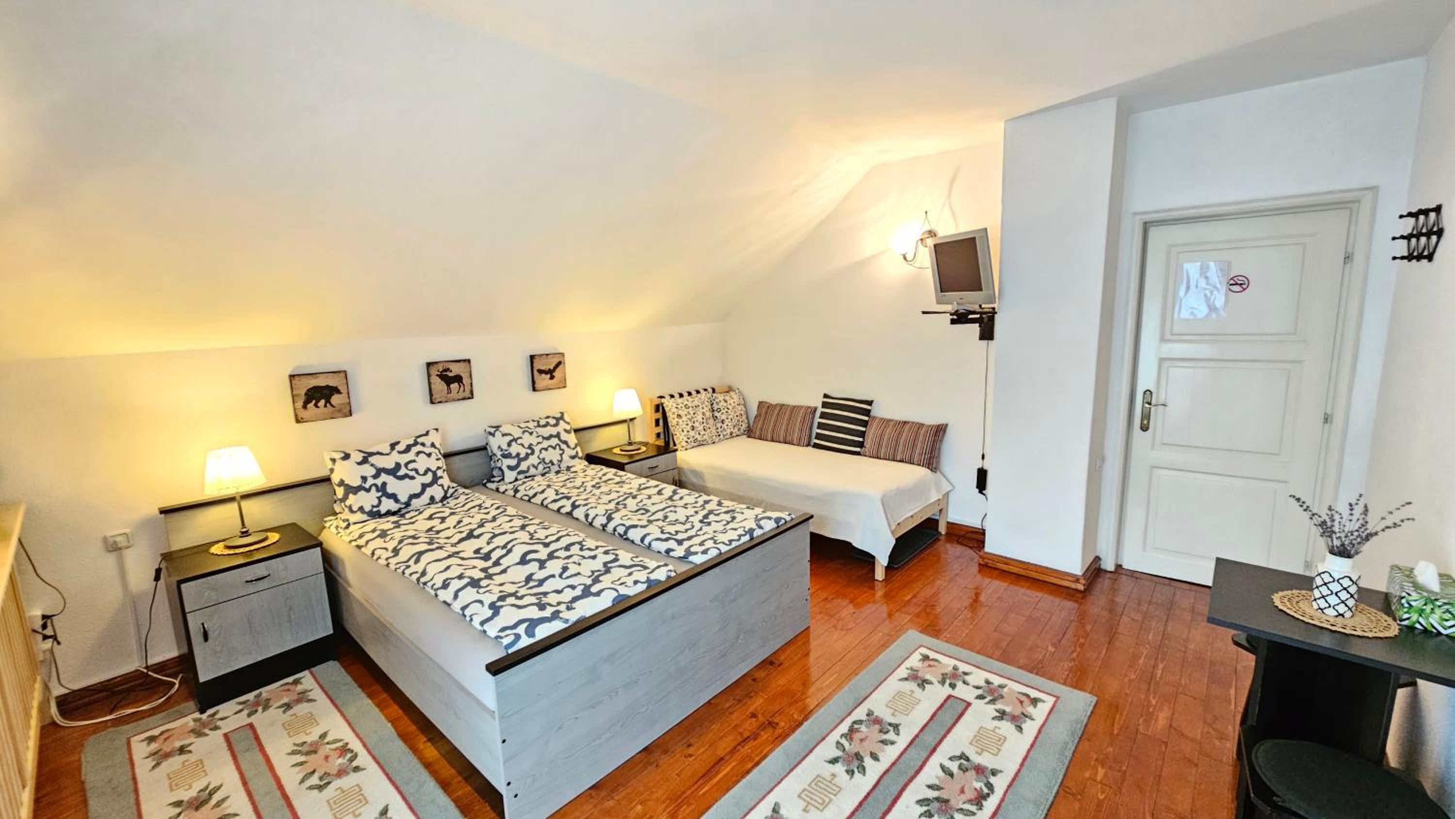 Double Room with Private External Bathroom photo 2