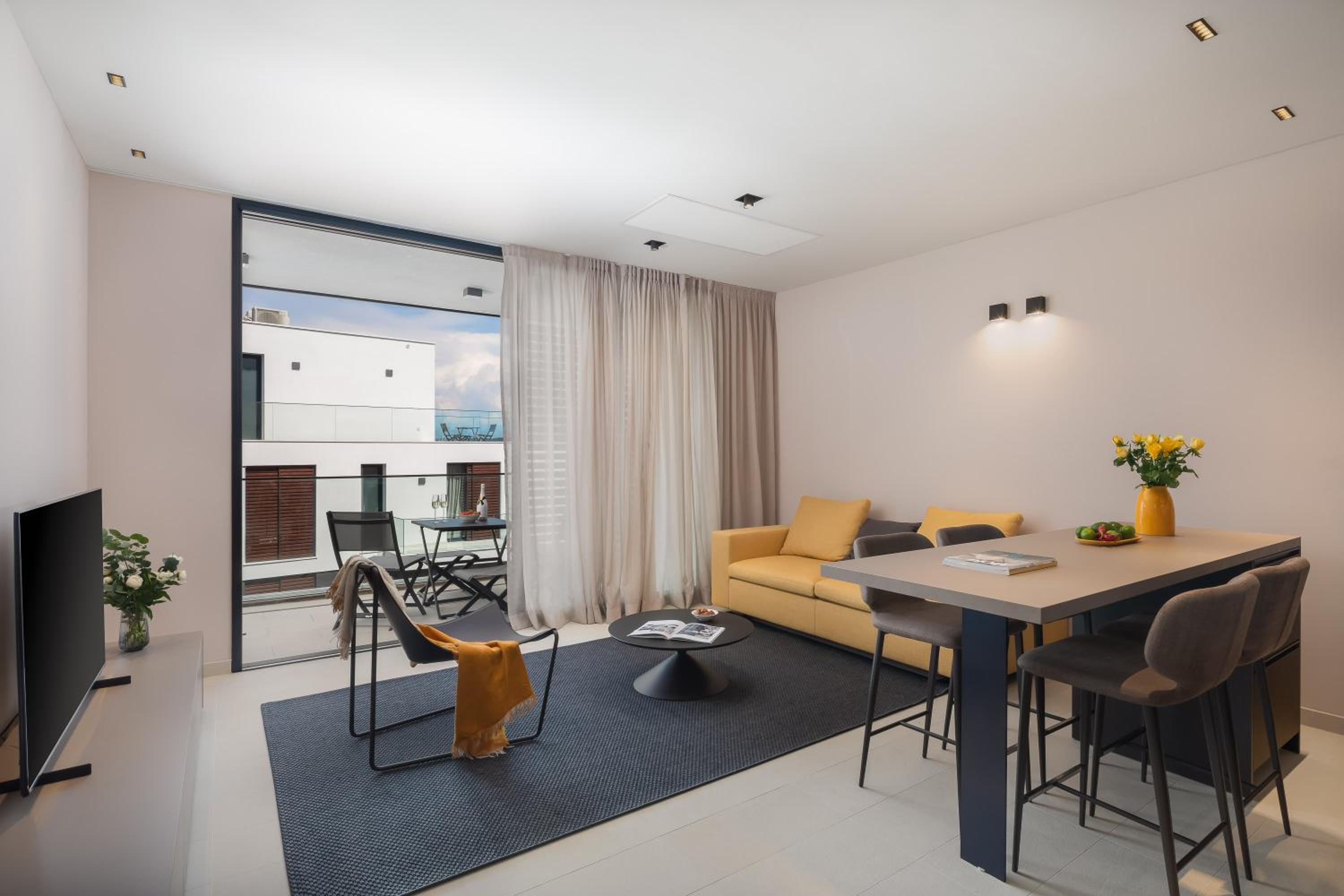 One-Bedroom Apartment