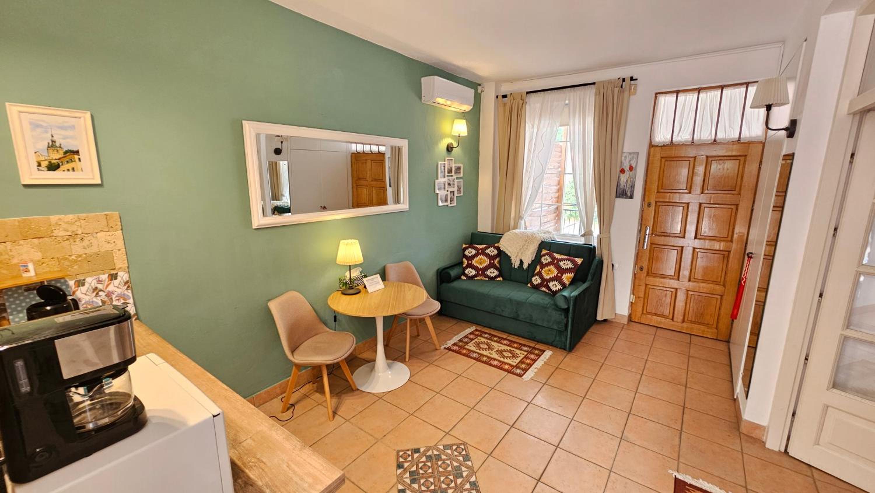 Studio with Garden View