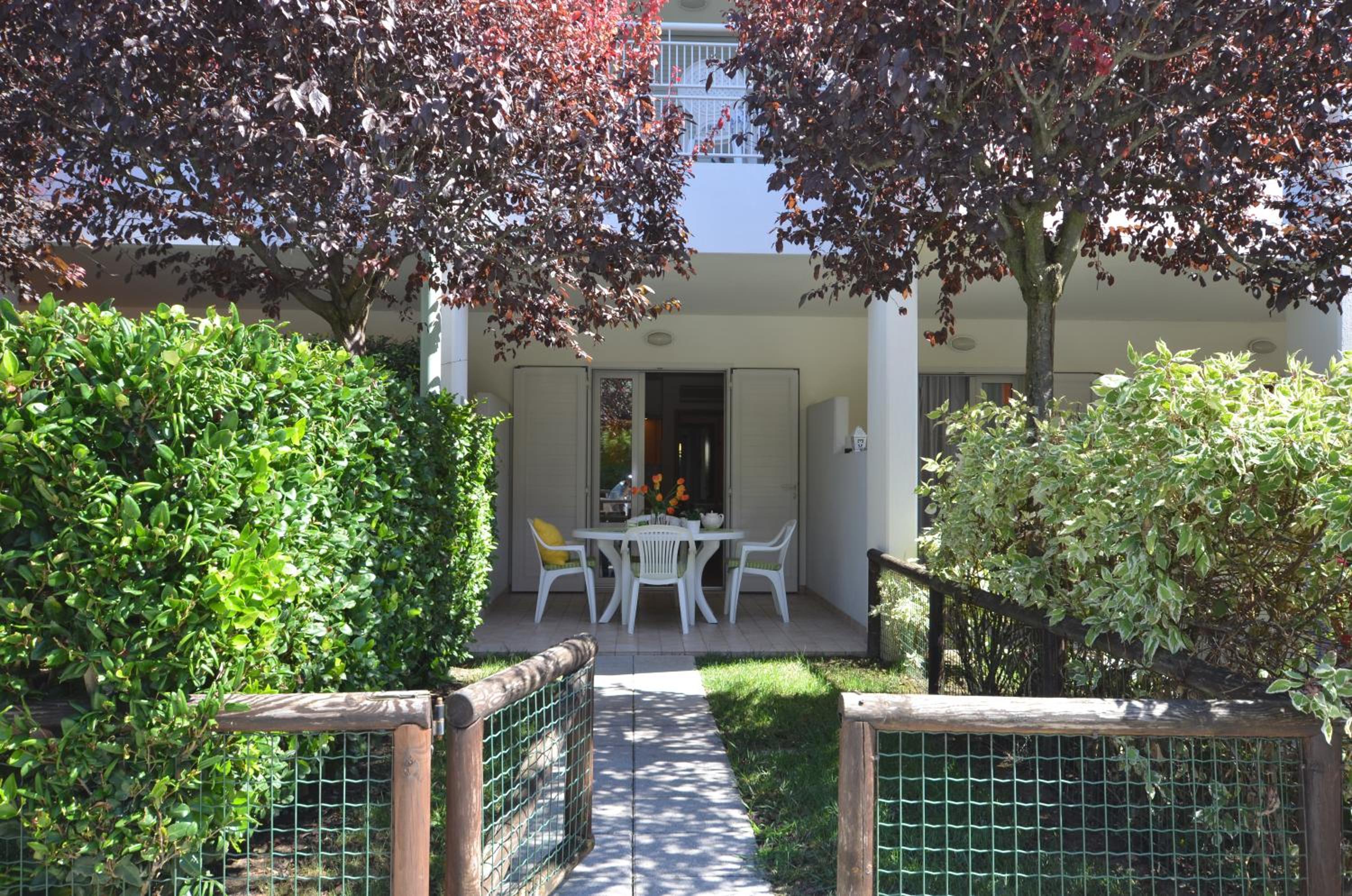 One-Bedroom Apartment with Terrace