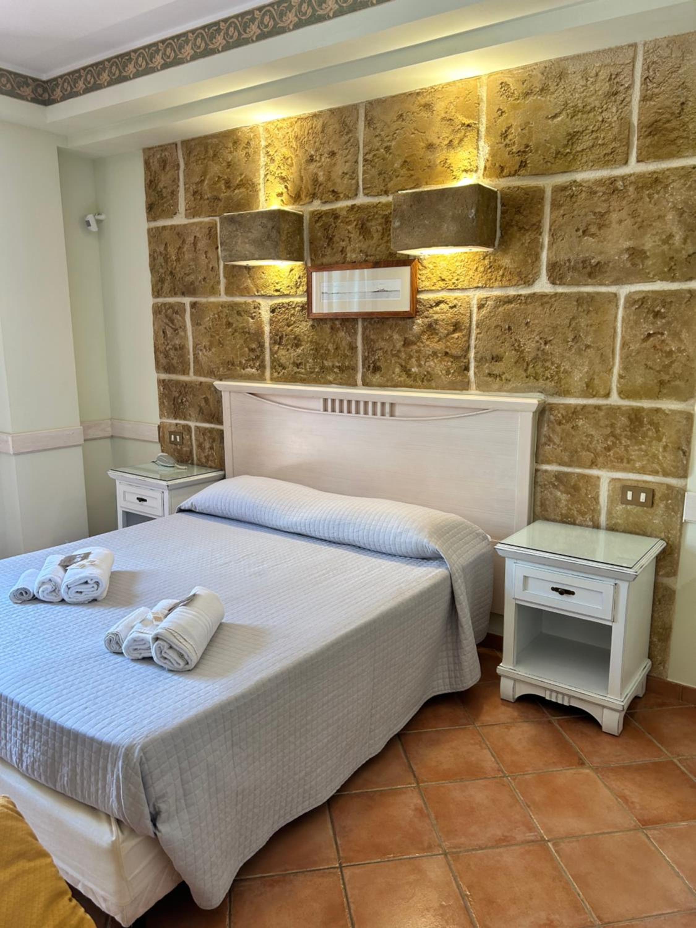 Double Room - Photo 9