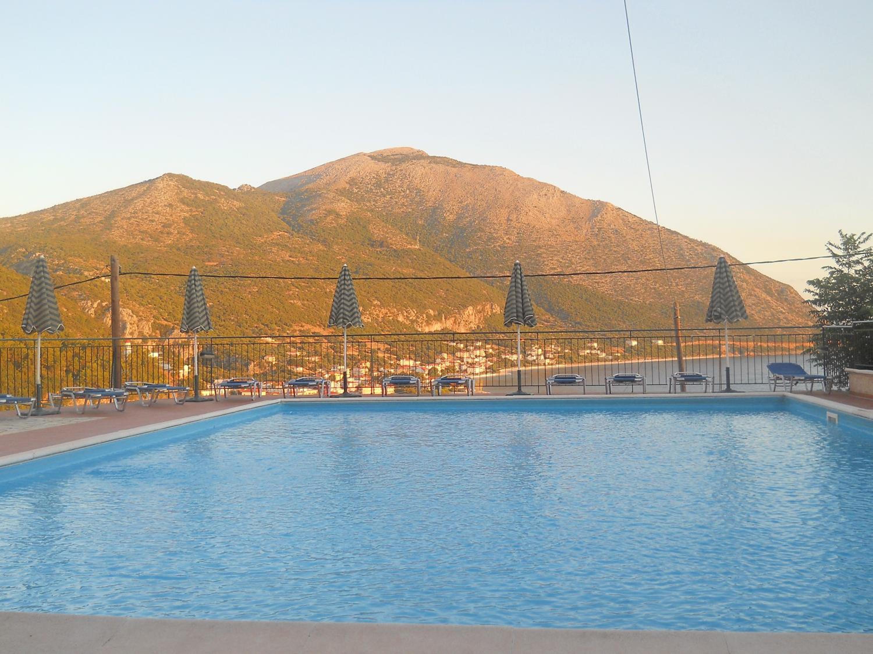 Standard Double or Twin Room with Sea View - Photo 25