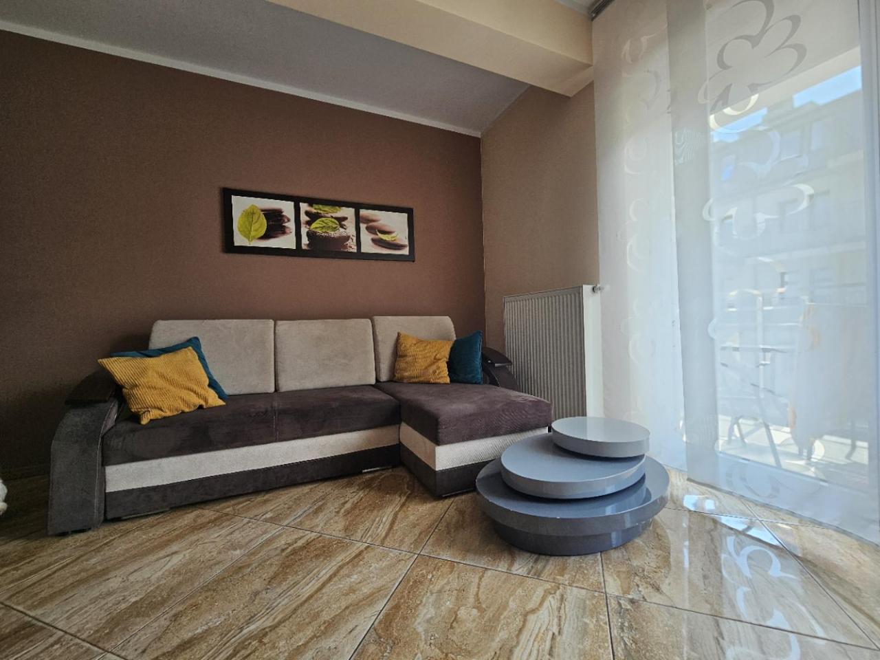 Apartment with Terrace - Photo 24