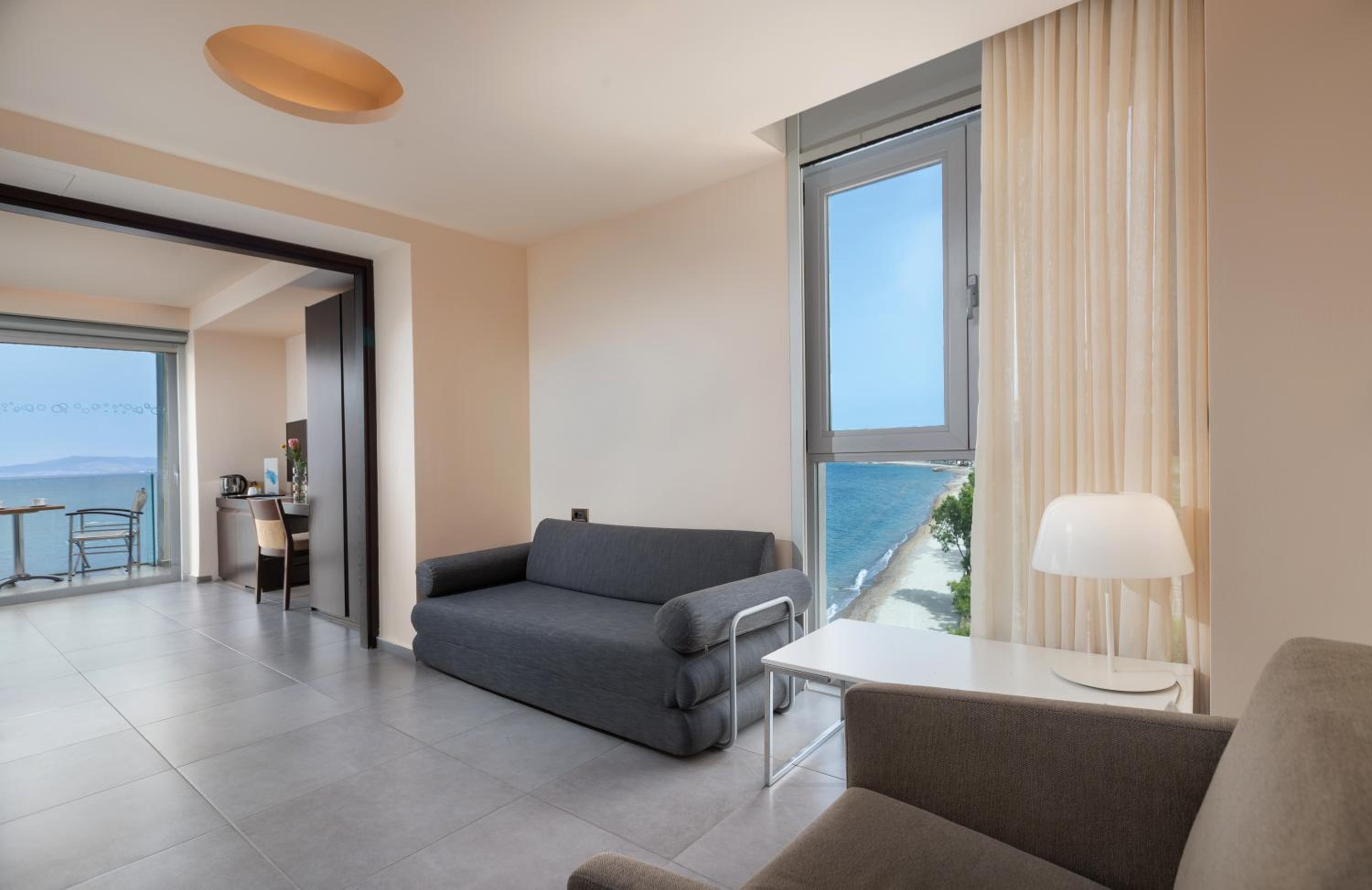 Junior Suite with Sea View - Photo 12