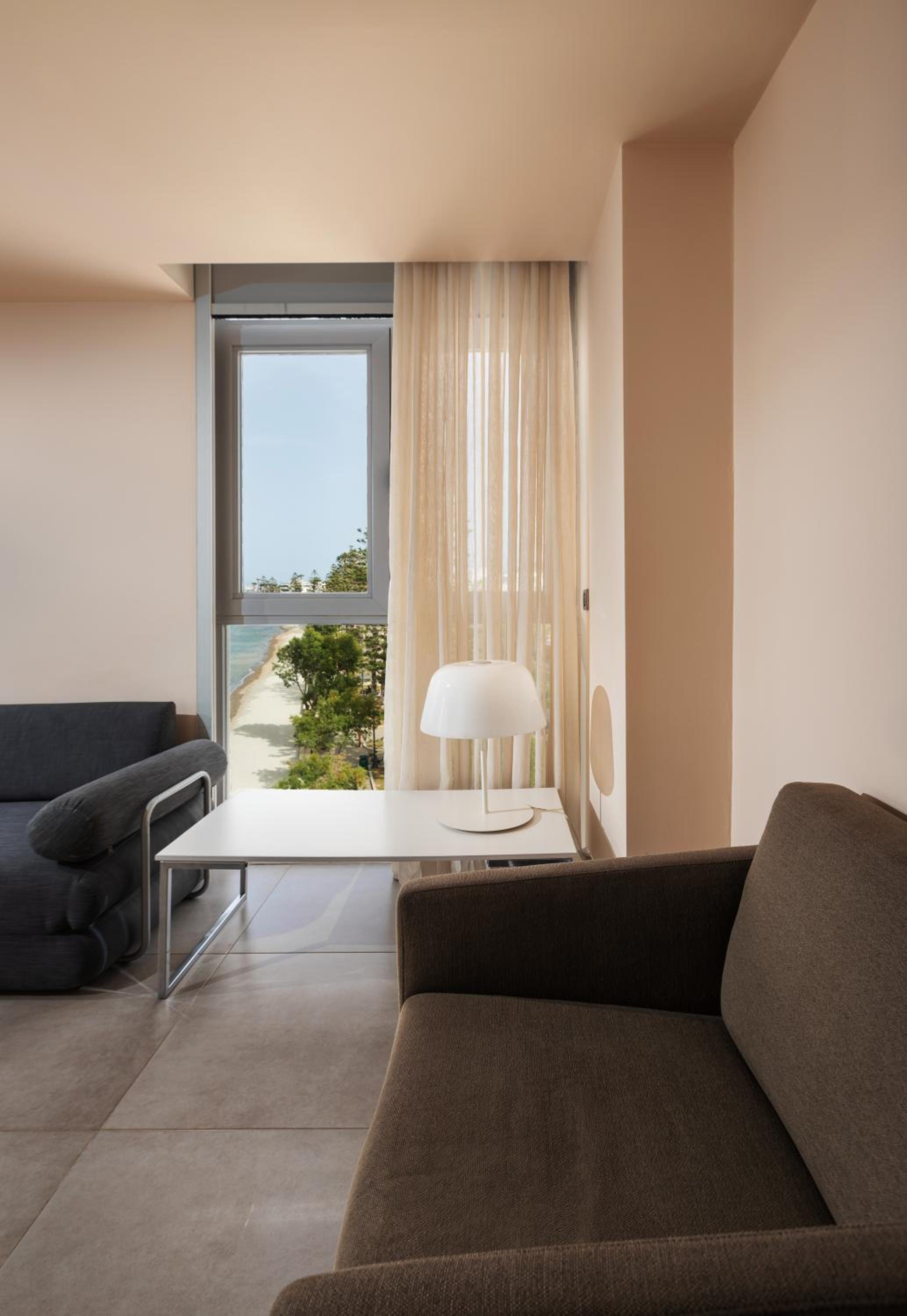 Junior Suite with Sea View - Photo 4