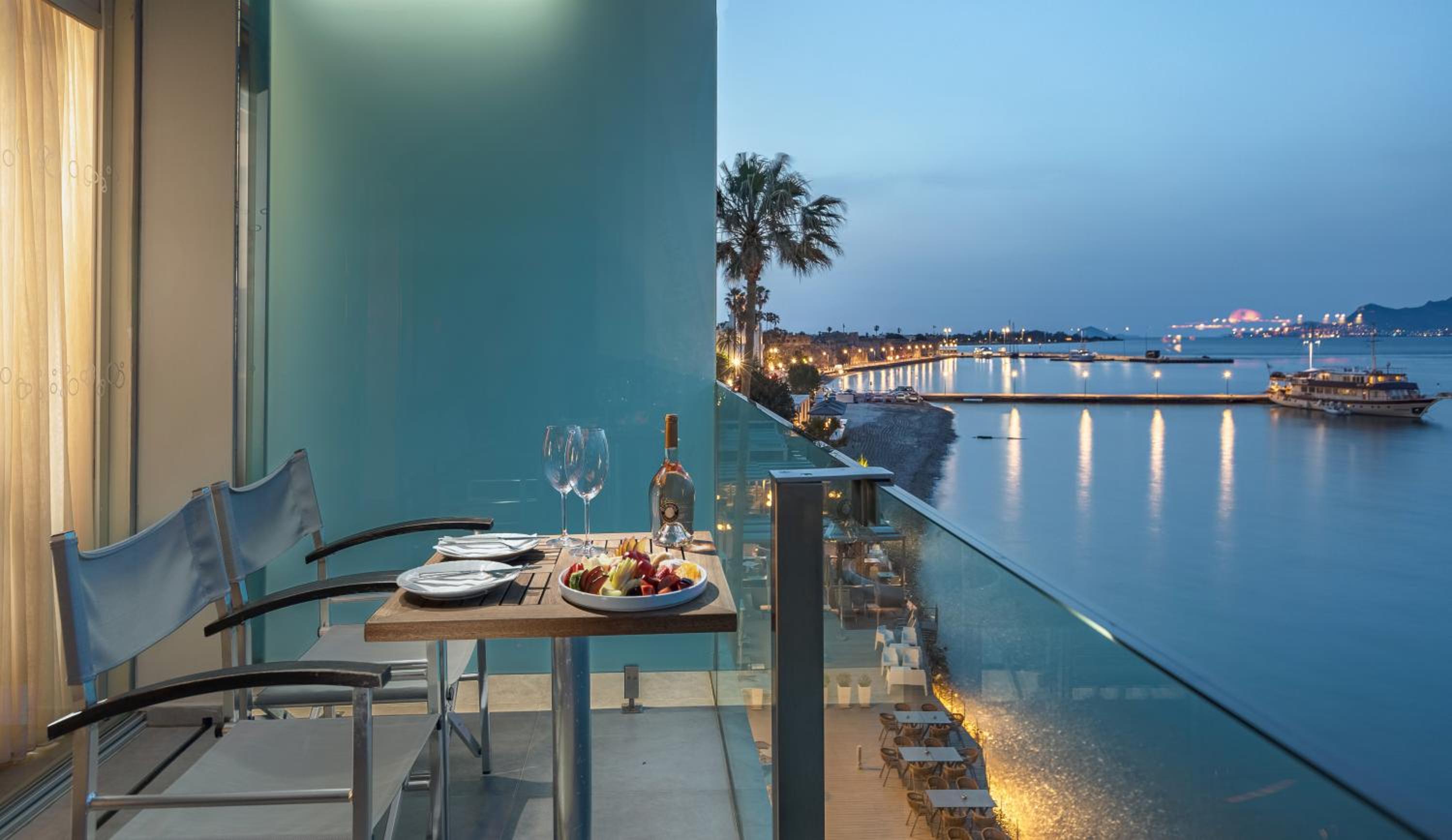 Junior Suite with Sea View - Photo 9