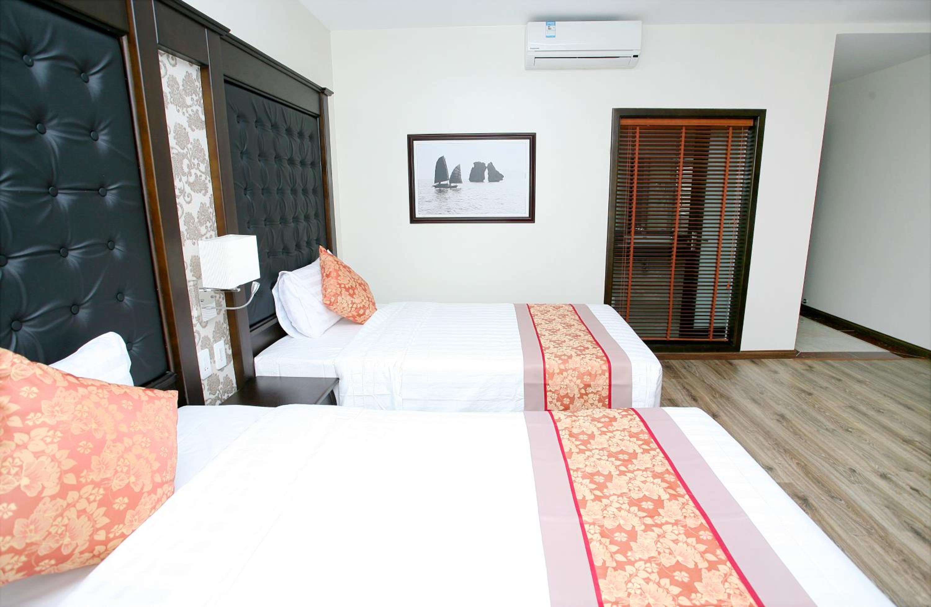 Deluxe Twin Room photo 1