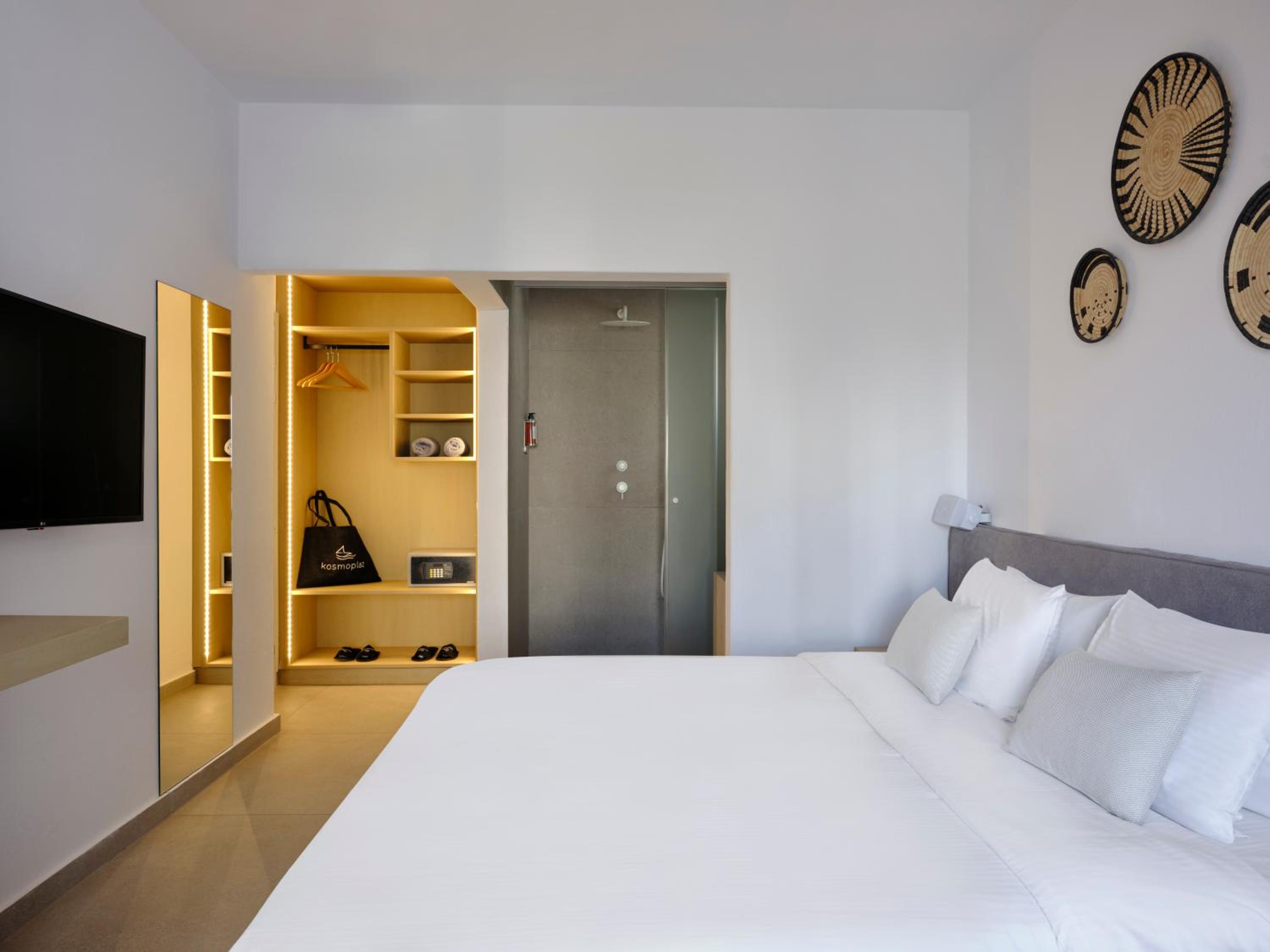 Double Room with Plunge Pool - Photo 4